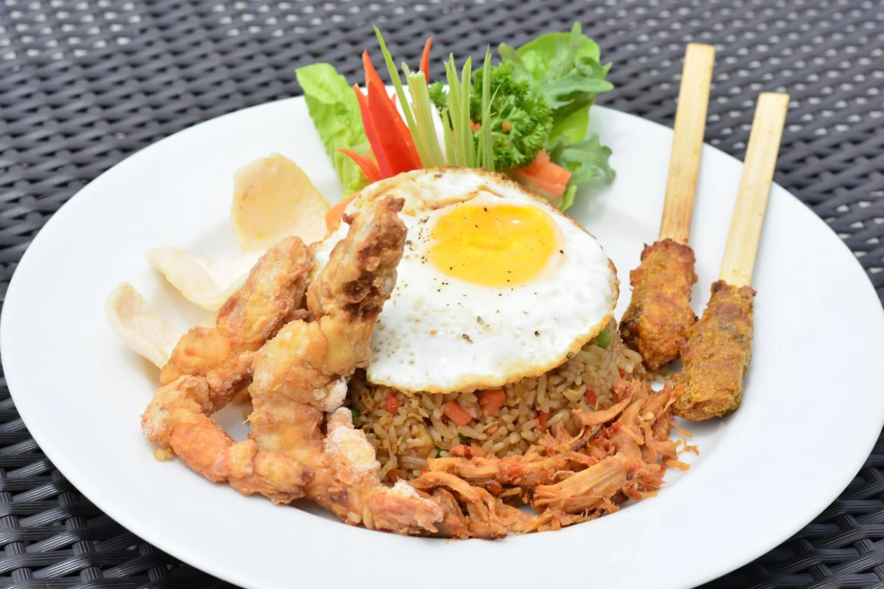 Restaurant/places to eat in The Salak Style Hotel