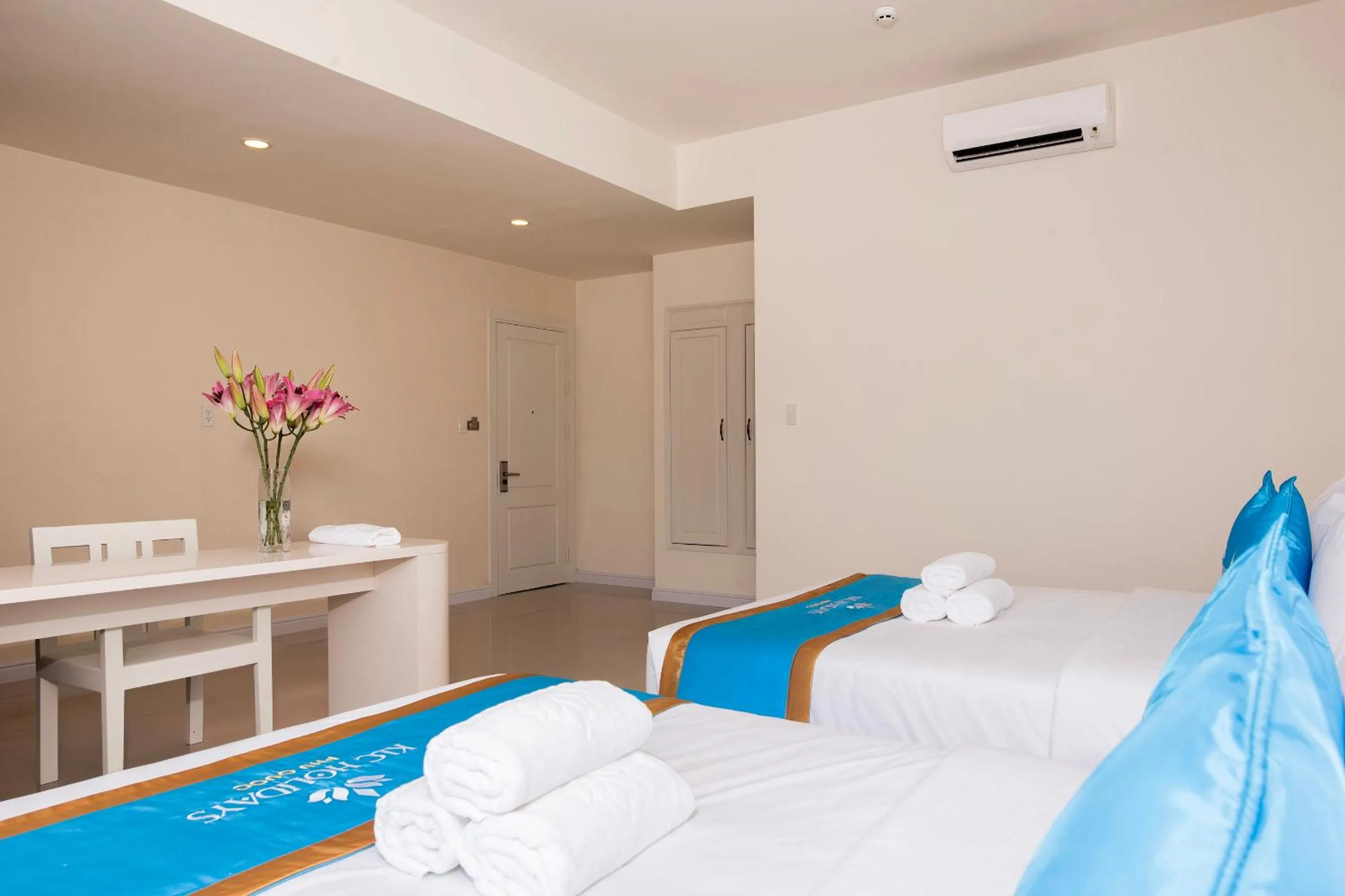 Bed in KLC Holidays Phu Quoc Hotel