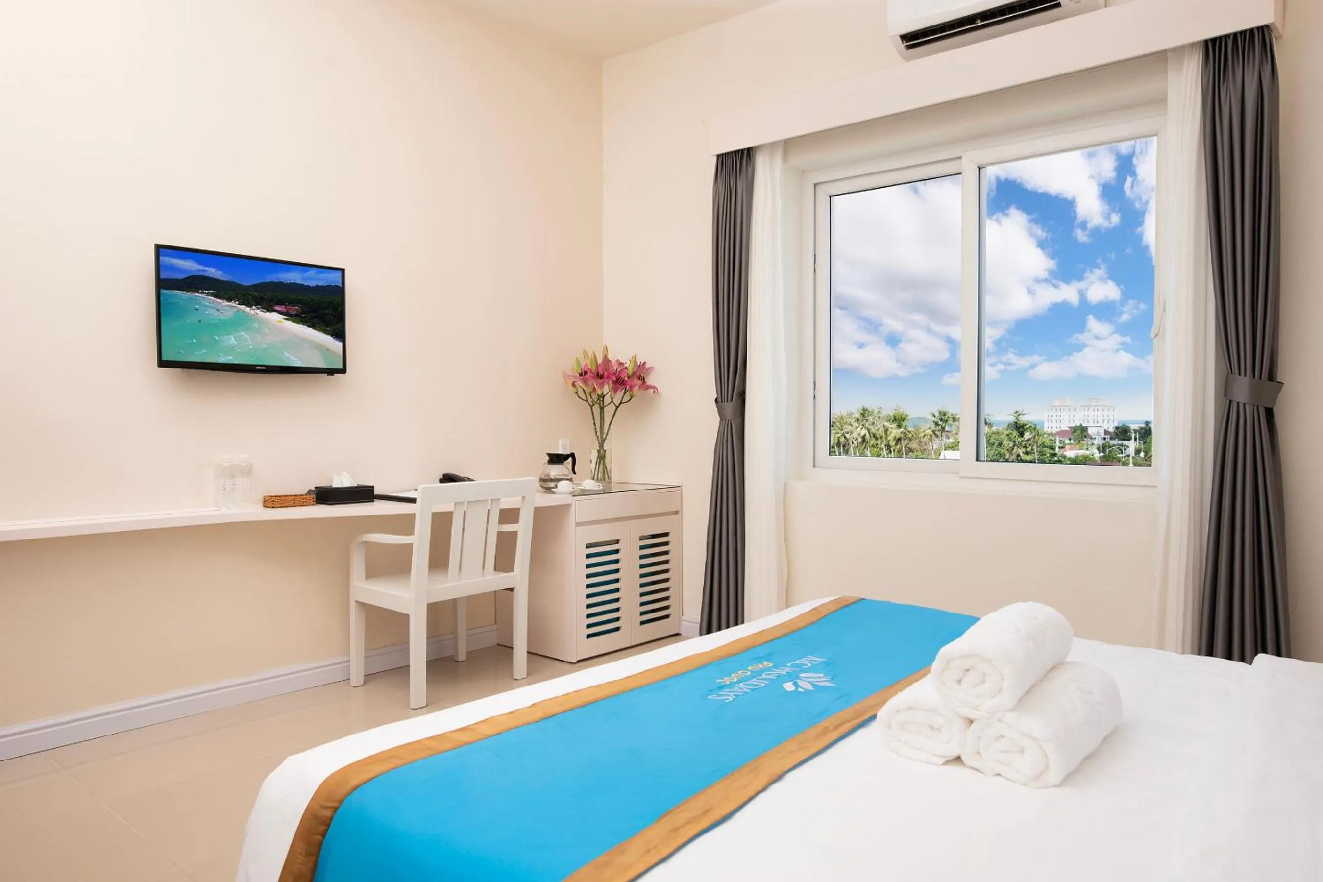 Bedroom, Bed in KLC Holidays Phu Quoc Hotel
