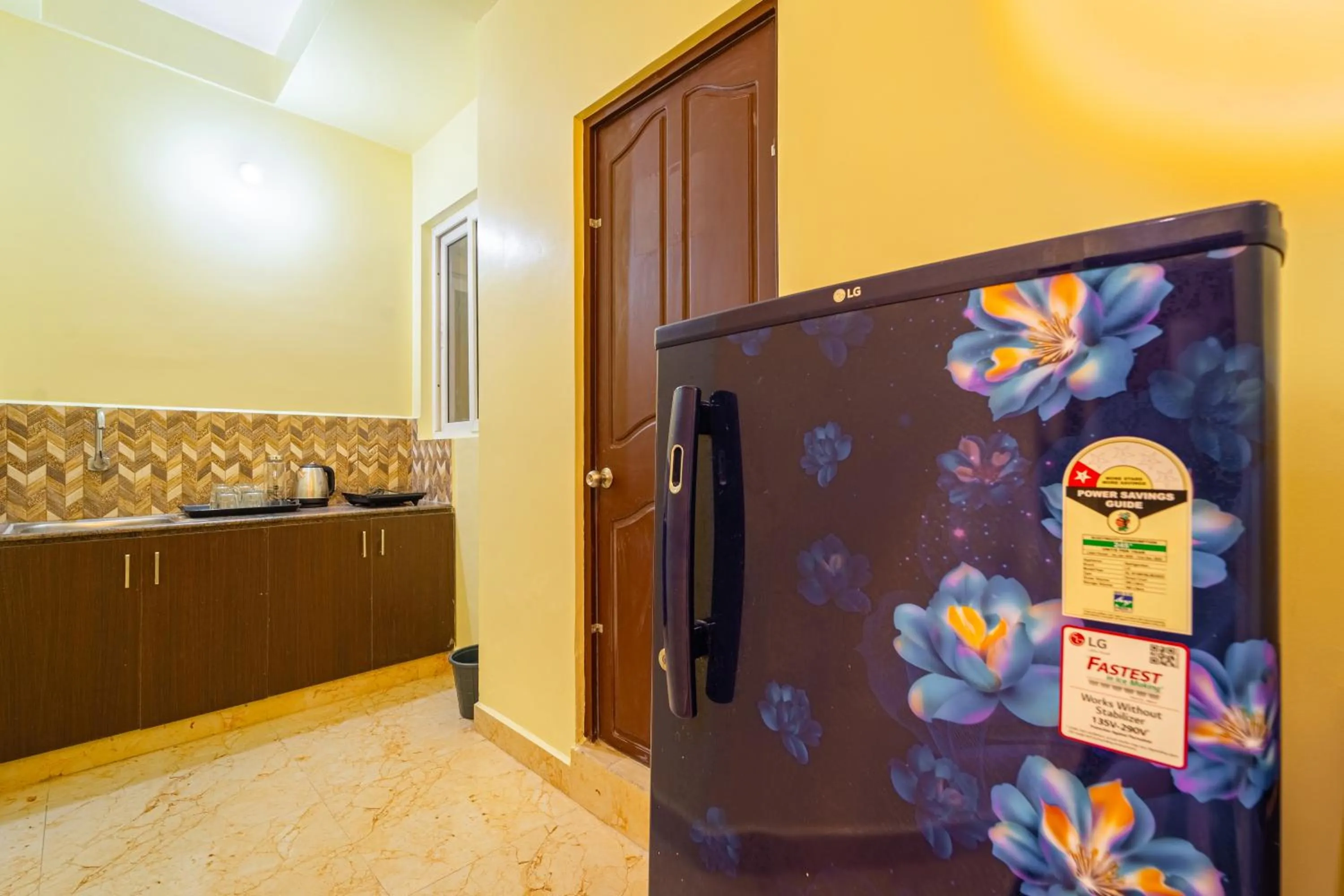 kitchen in Shoreline Stays Near Rock Beach