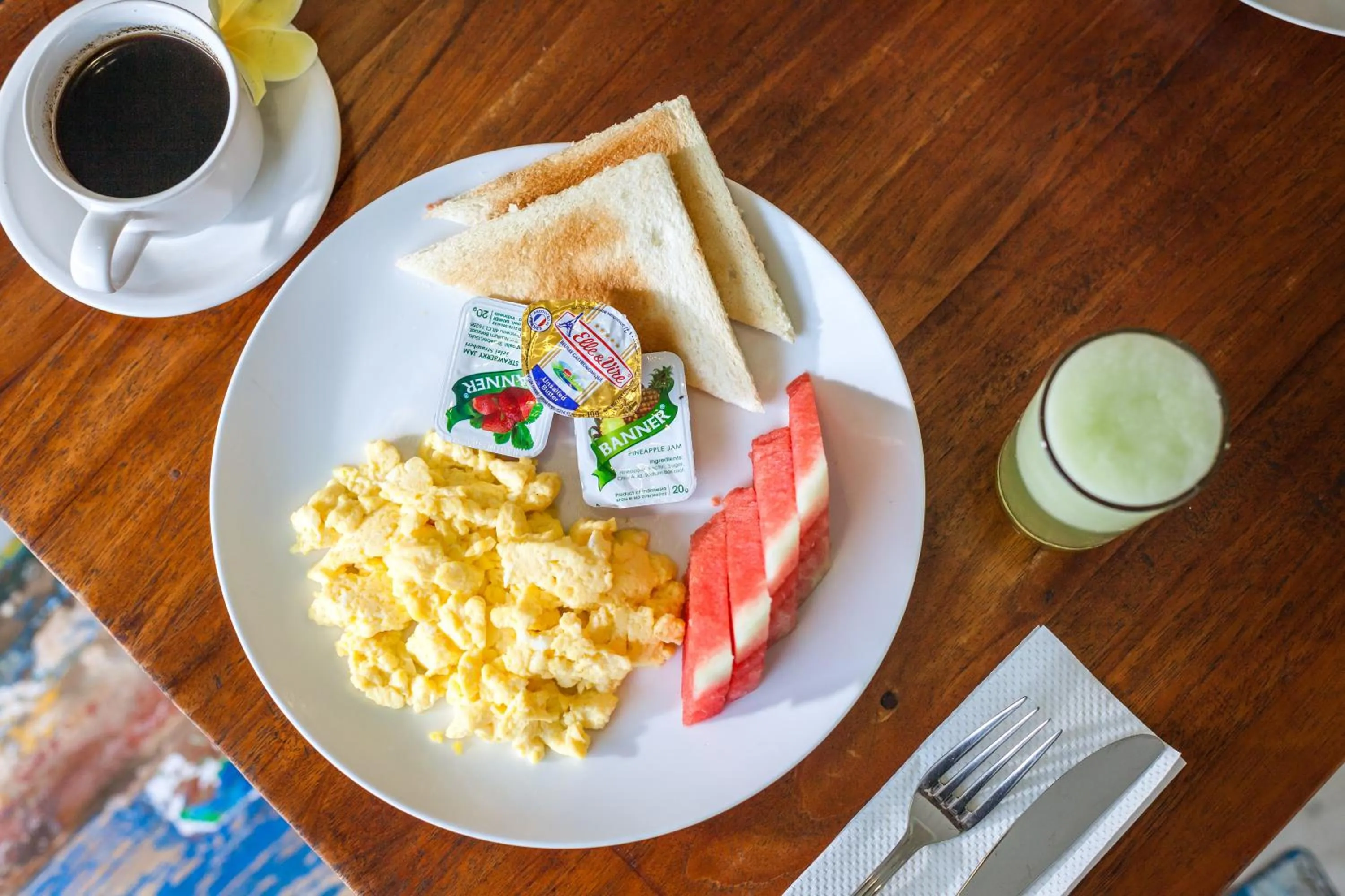 Meals in Paras Paros Marina Lodge