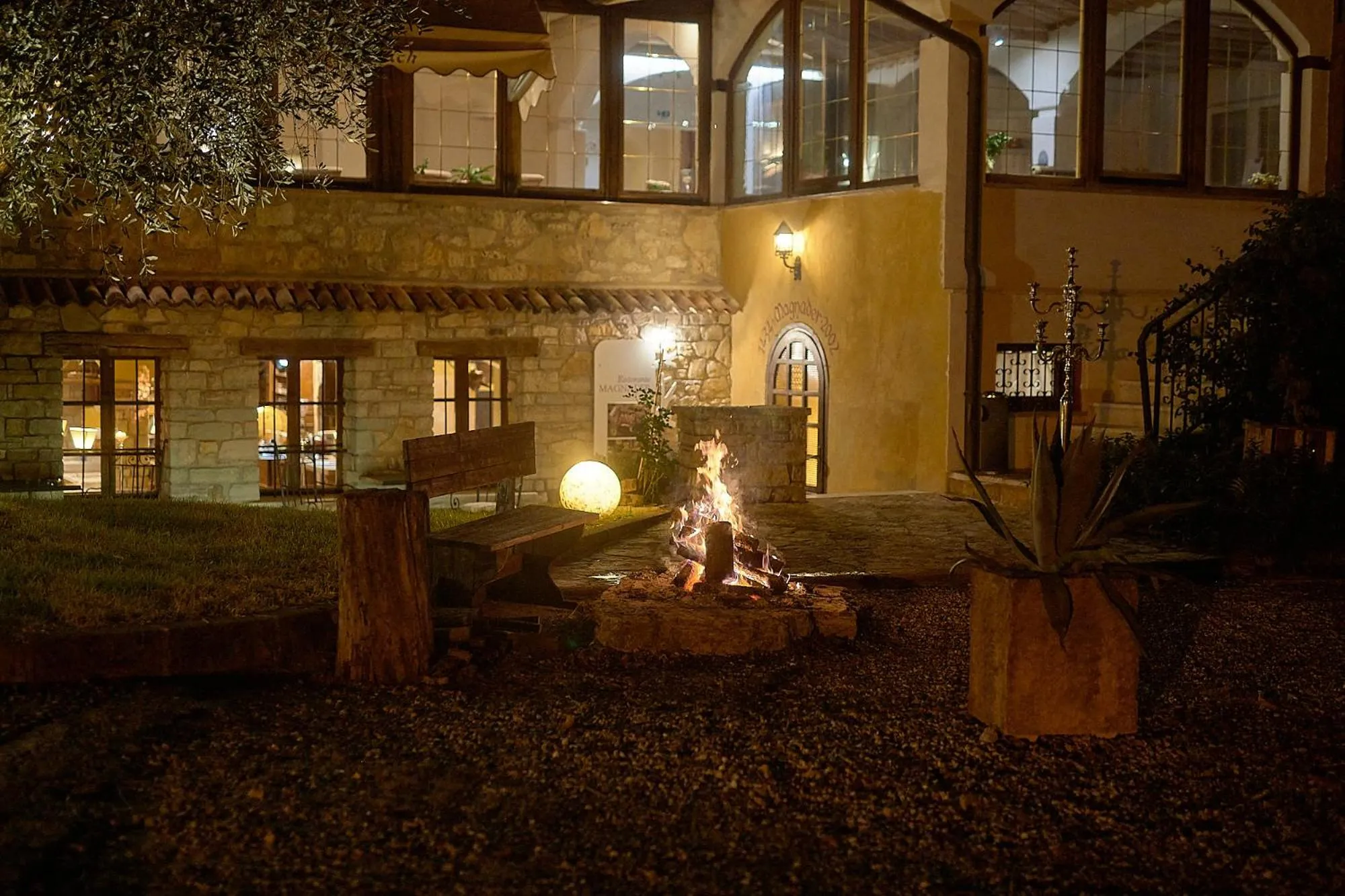 Restaurant/places to eat in Ai Cadelach Hotel Giulia