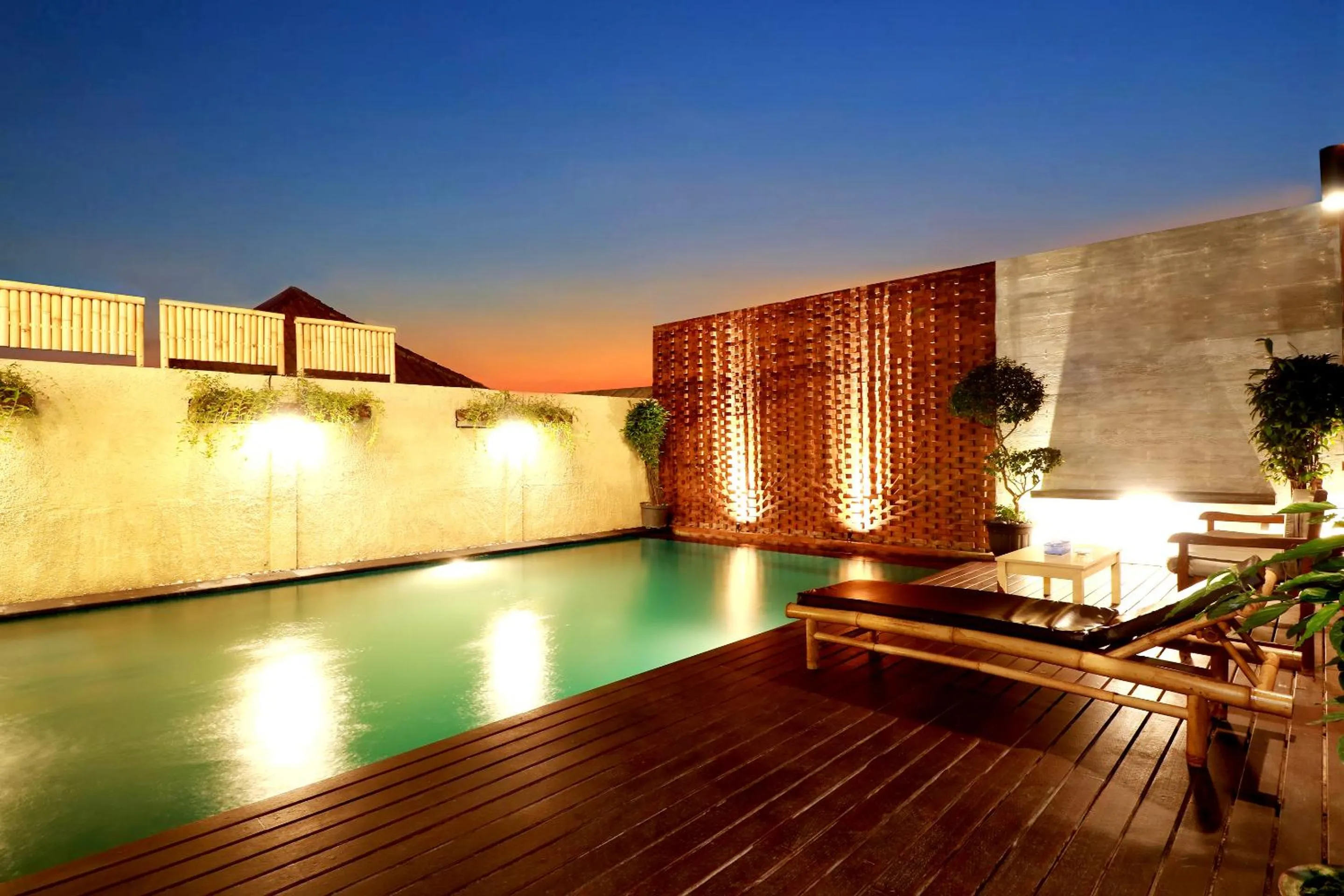 Swimming pool in Dante Guesthouse