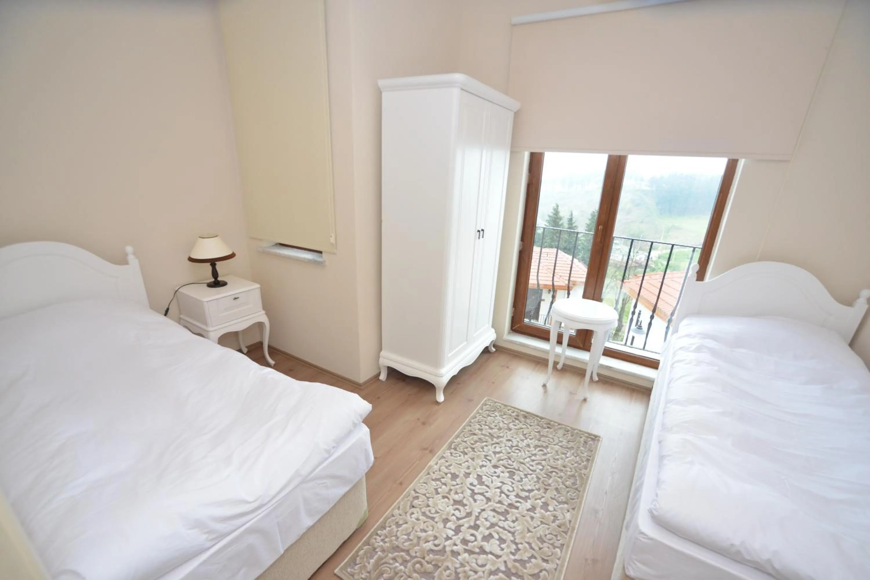 Photo of the whole room, Bed in Akamoy Boztepe Hotel & restaurant