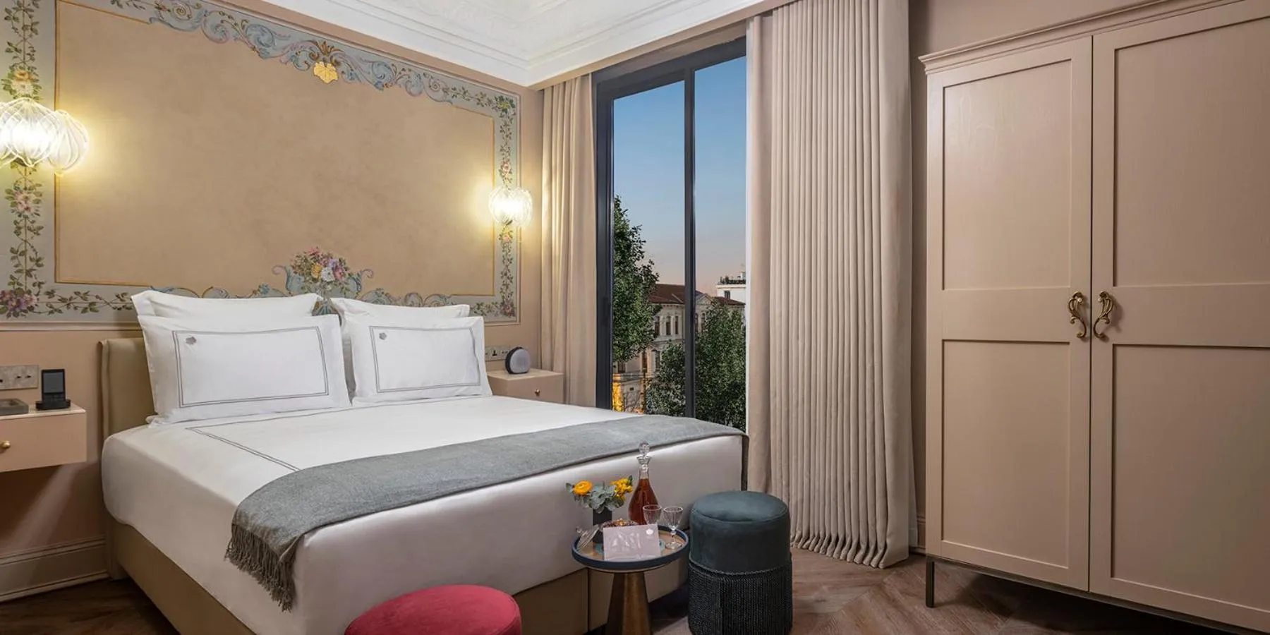 Photo of the whole room, Bed in Komana Hotel Binbirdirek