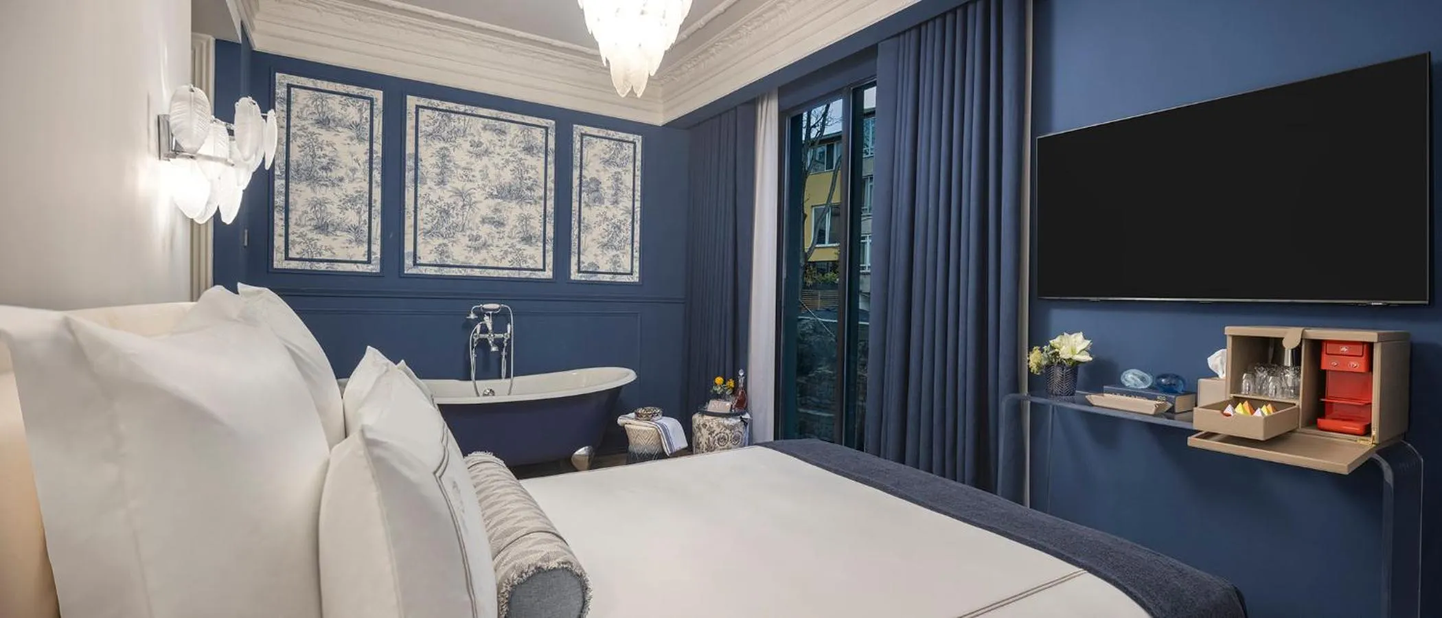 Photo of the whole room, Bed in Komana Hotel Binbirdirek