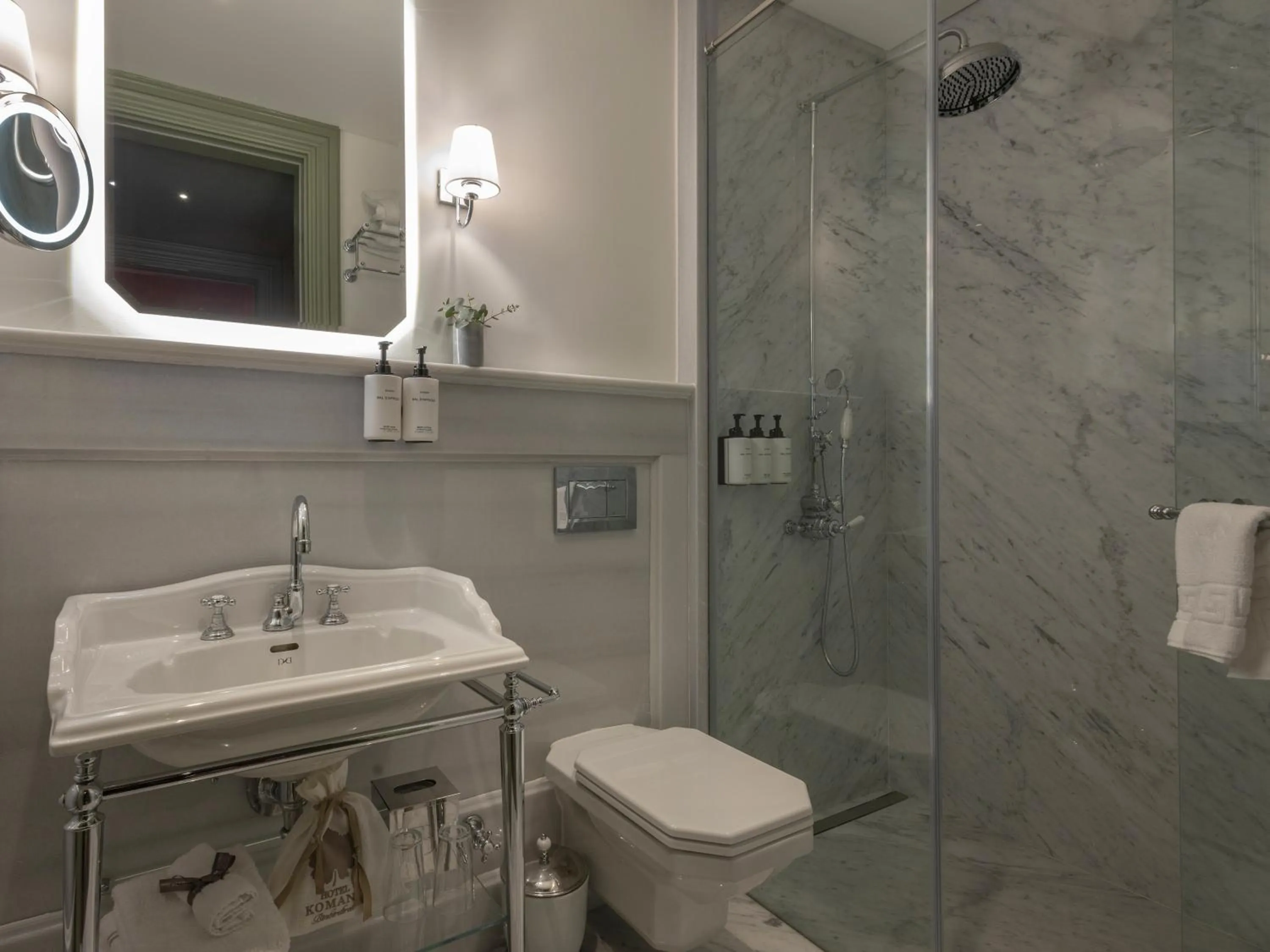 Bathroom in Komana Hotel Binbirdirek