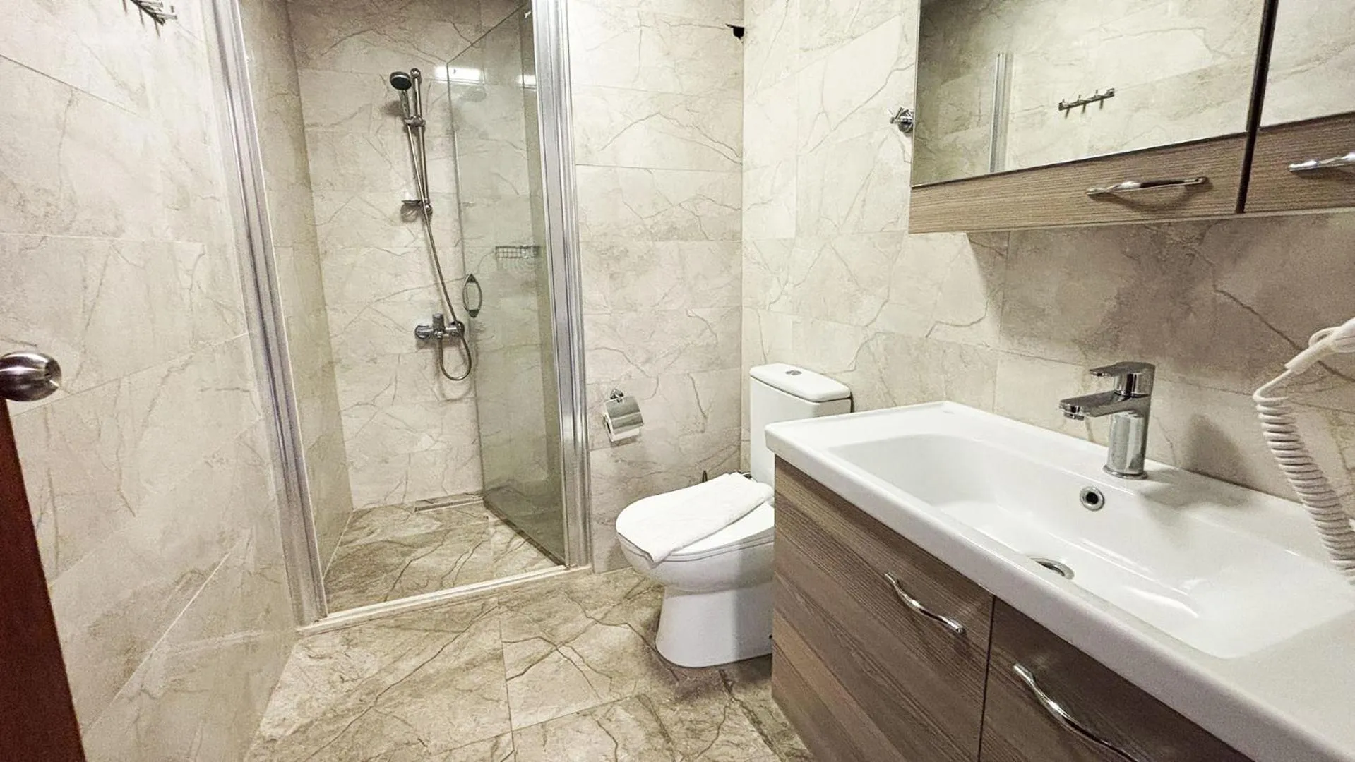 Shower in Forum Residence Hotel