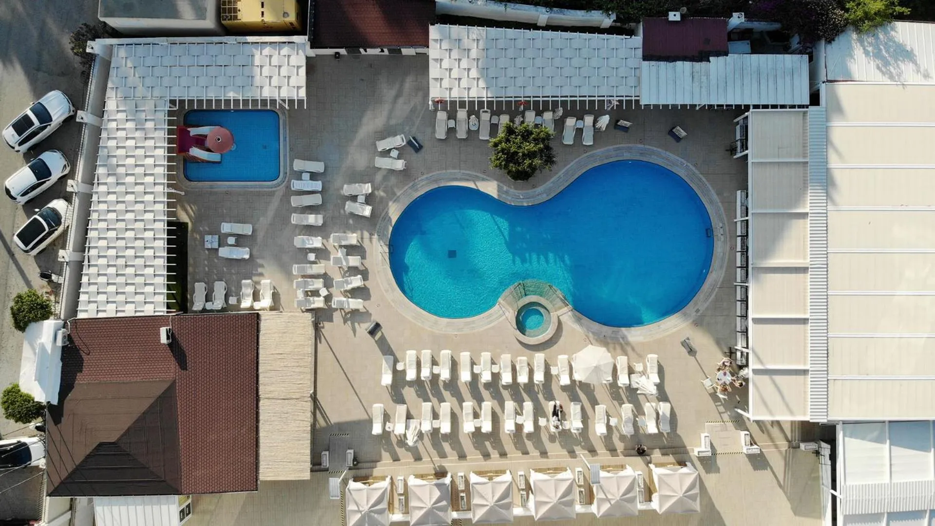 Pool view in Forum Residence Hotel