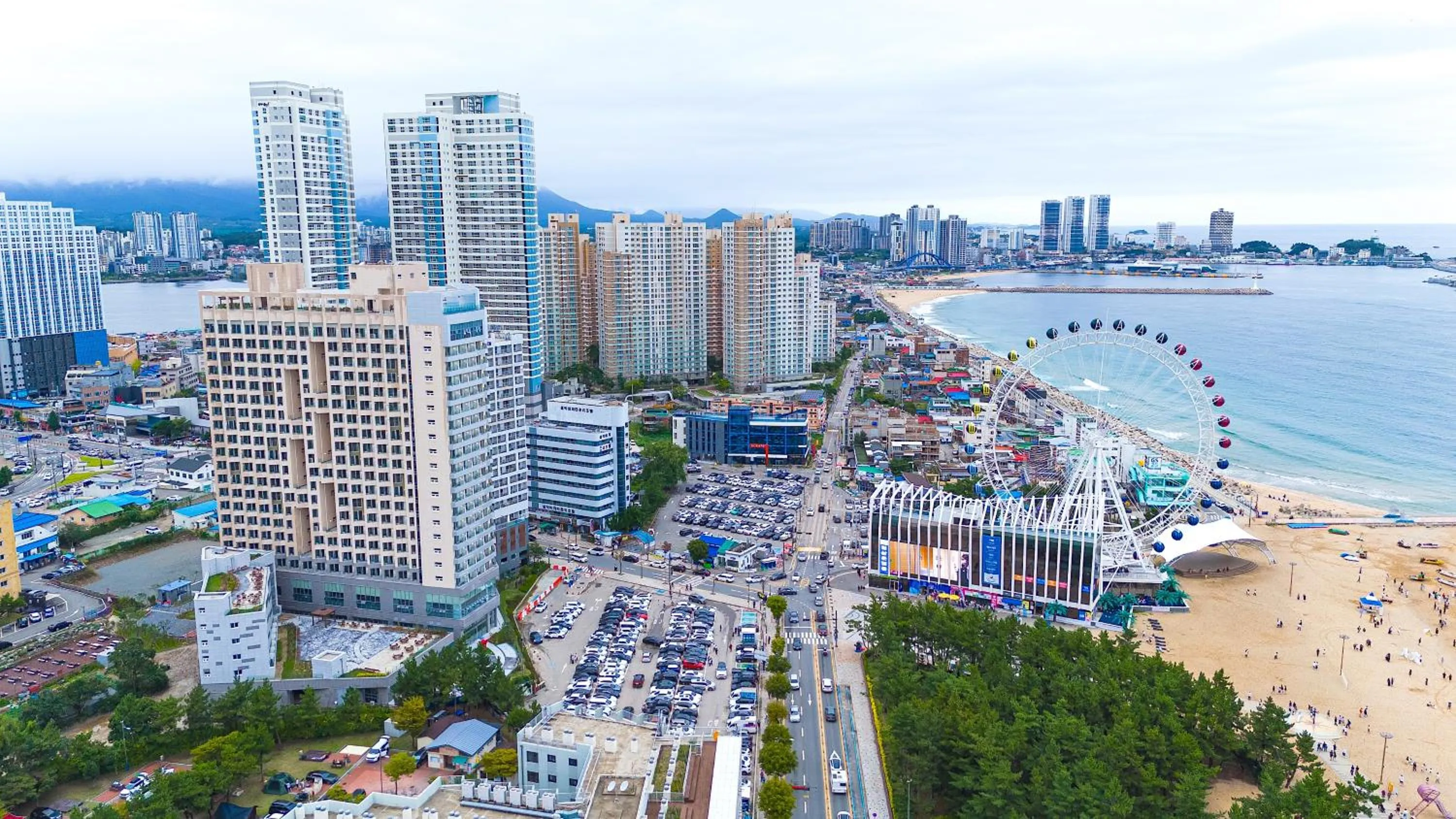 Property building in Le Collective Sokcho Beach