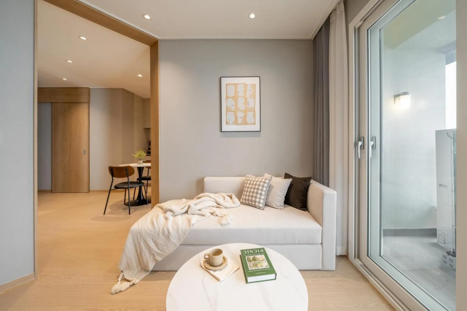 Living room, Bed in Le Collective Sokcho Beach