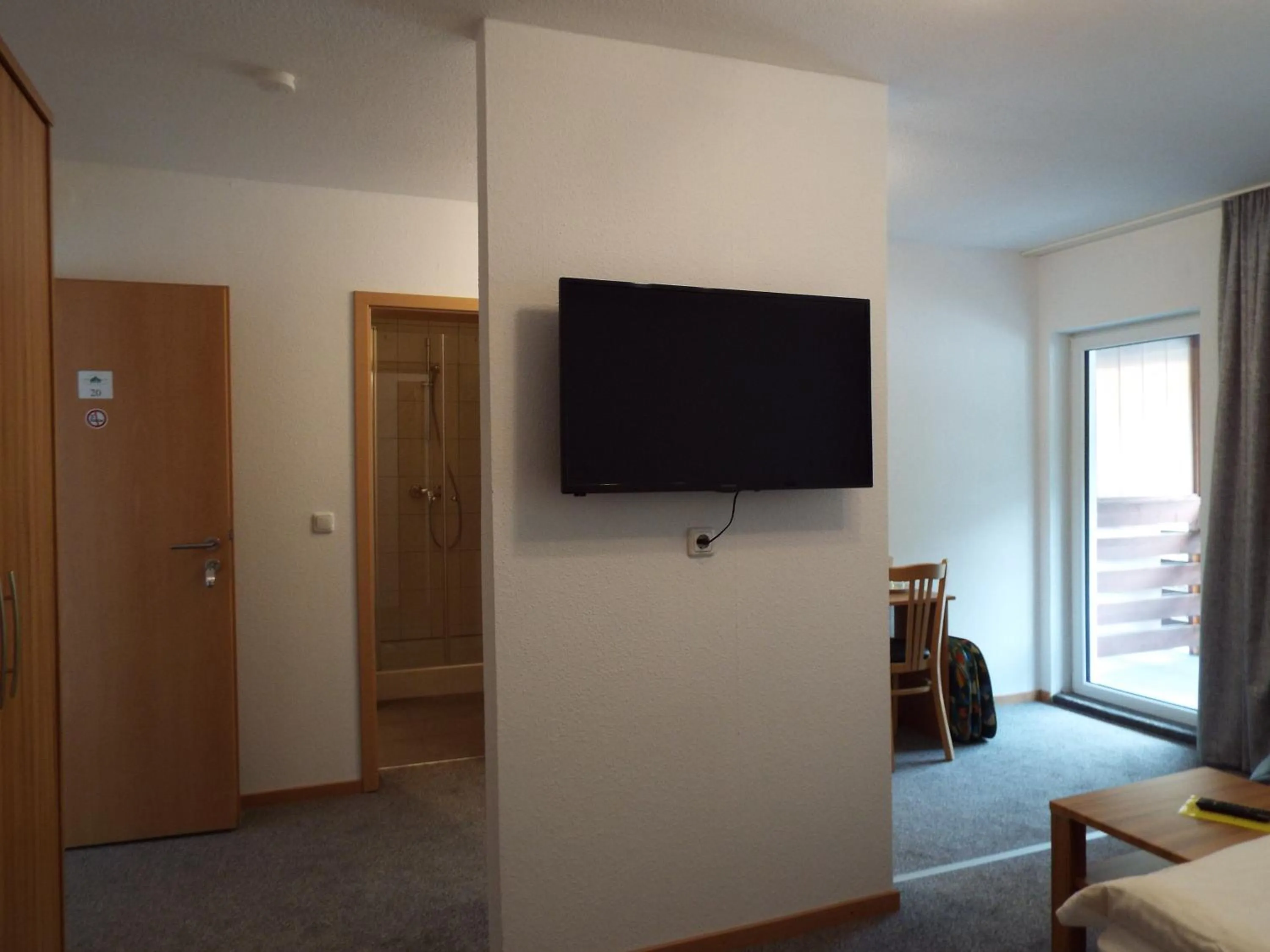 Bed in Hotel garni Zum Reinhardswald