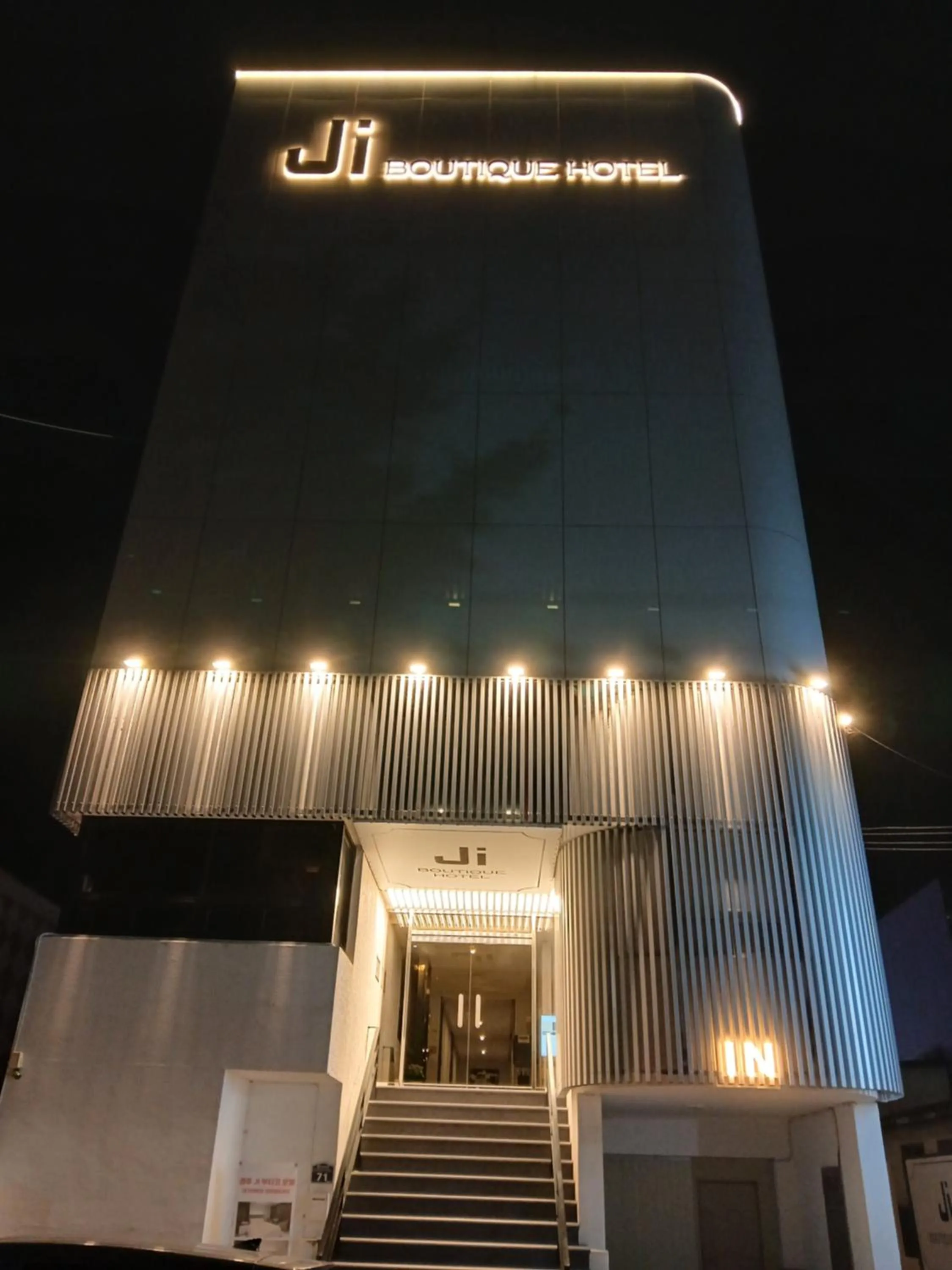Facade/entrance in JI Boutique Hotel