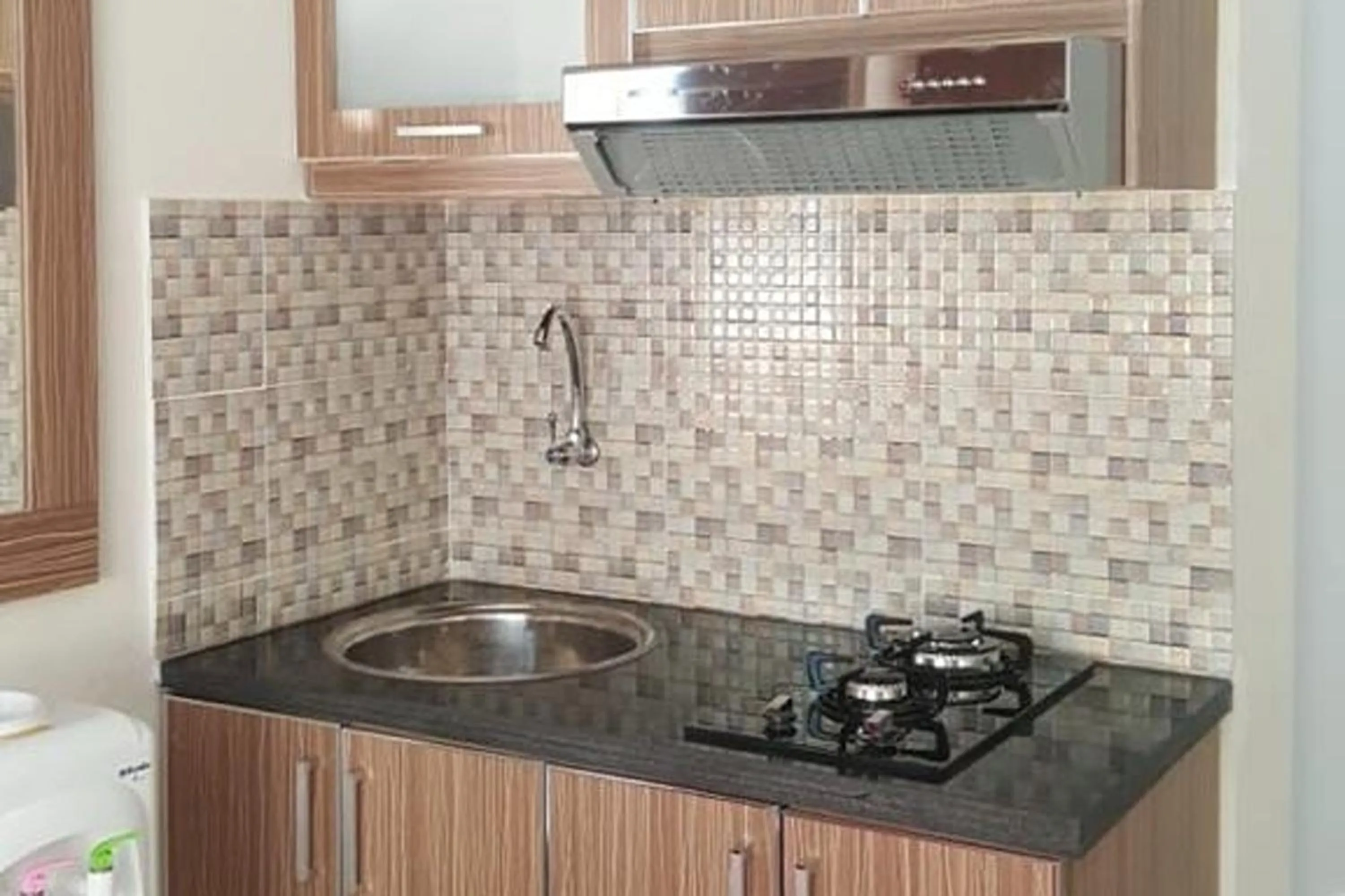 Kitchen or kitchenette in Green Pramuka by Uchi Property