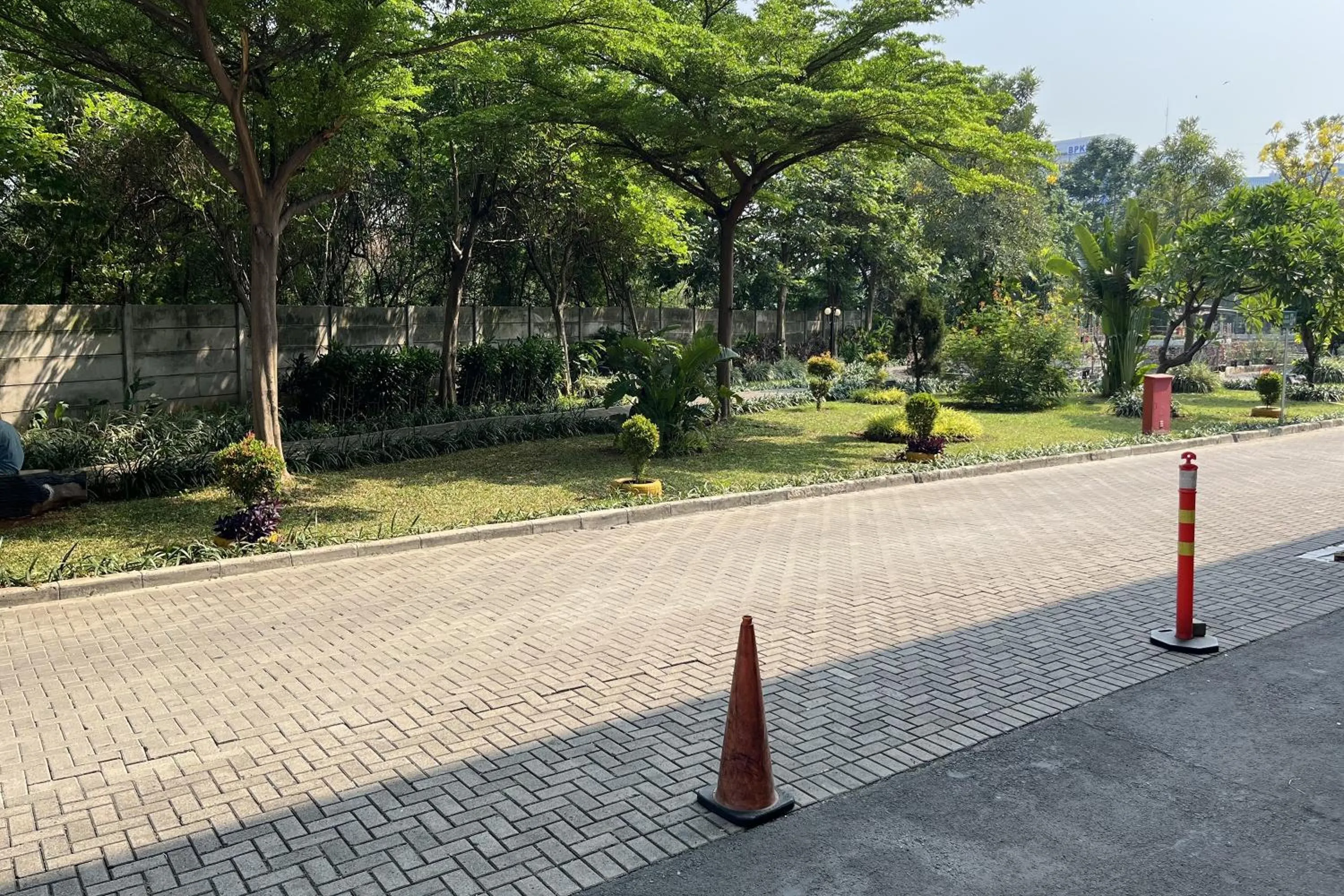 Garden in Green Pramuka by Uchi Property