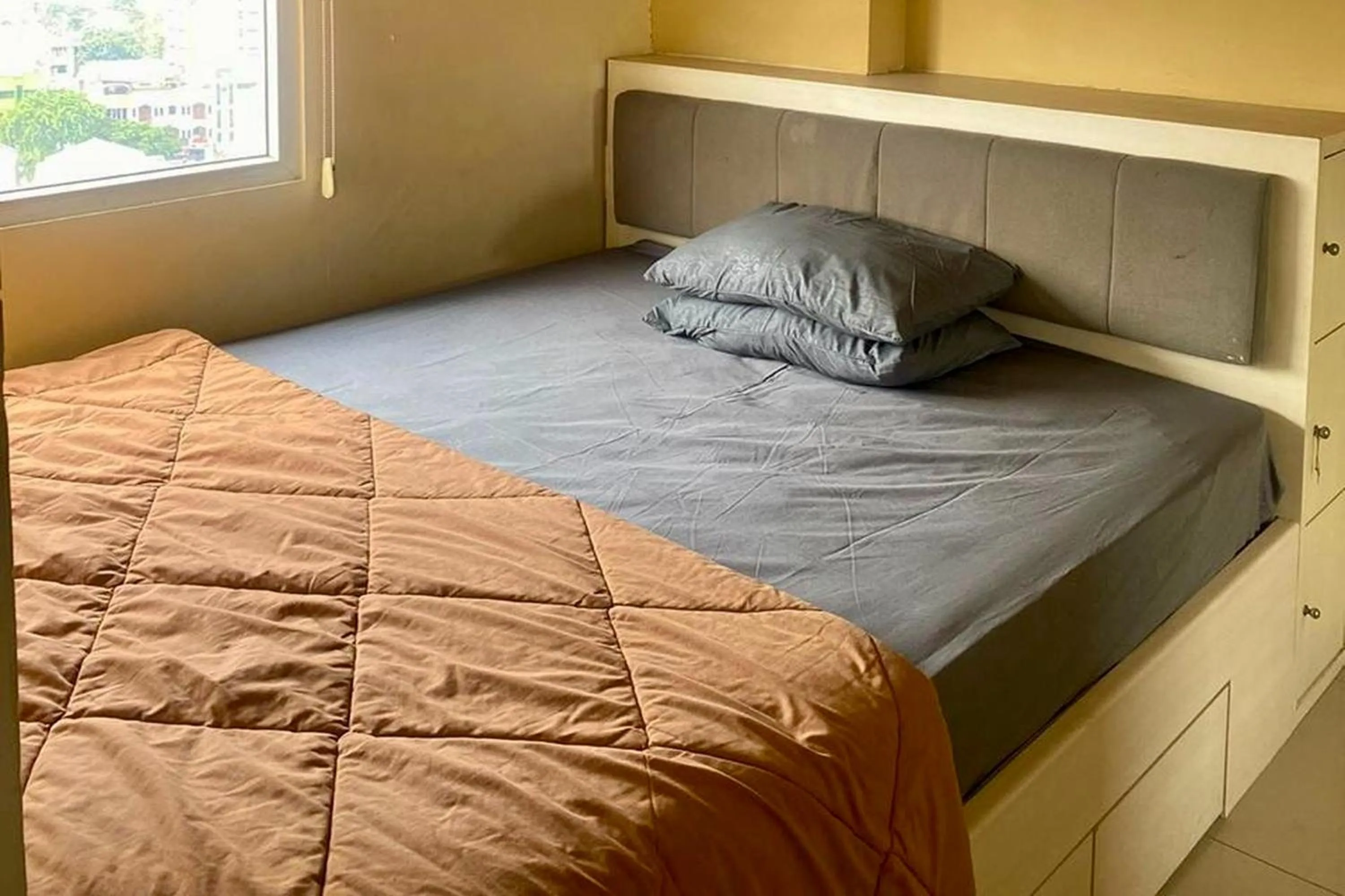 Bed in Green Pramuka by Uchi Property