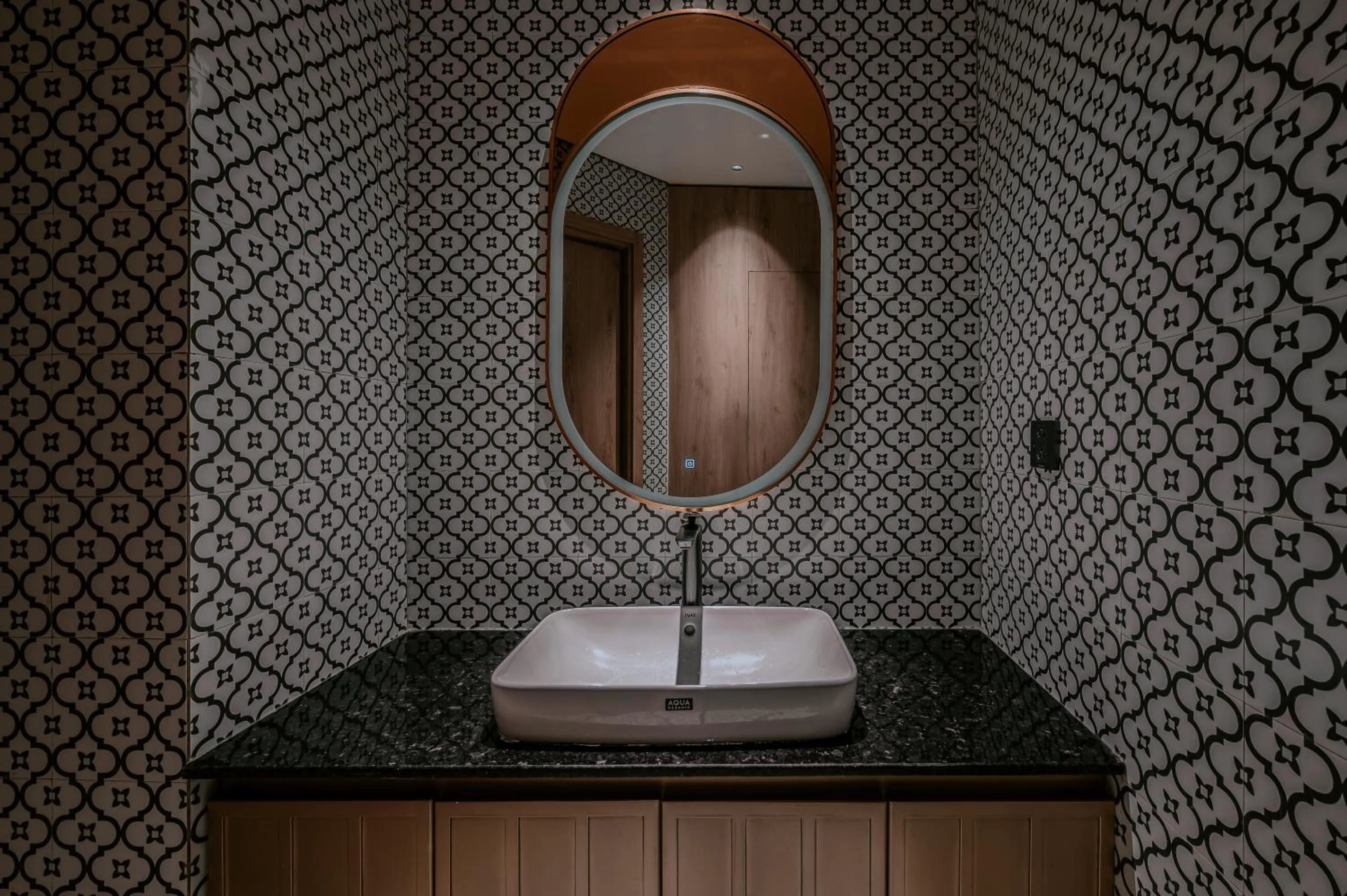 iRest Signature Ba Dinh Lakeside