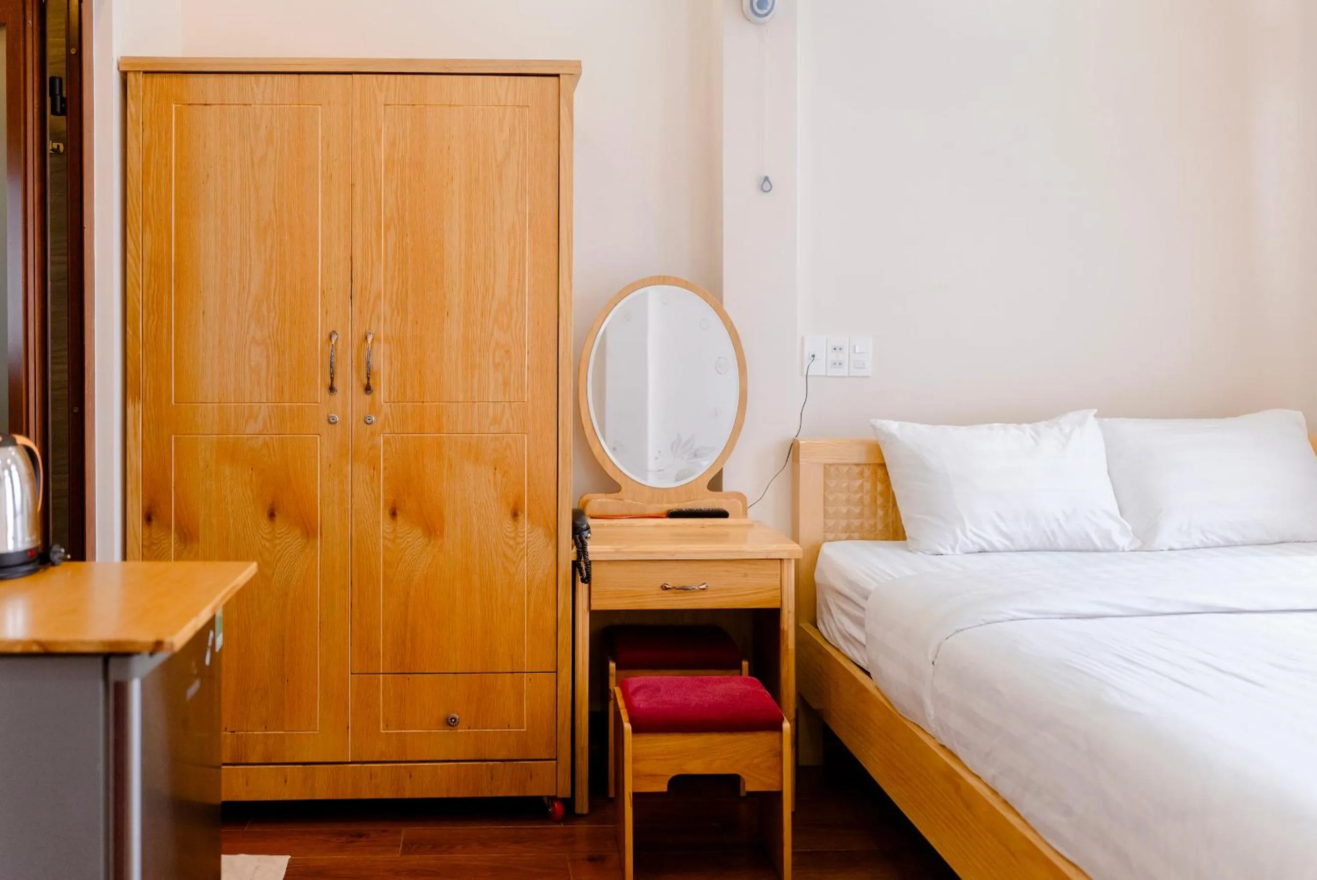 Photo of the whole room, Bed in Mylan Hotel Đà Lạt by HOFs