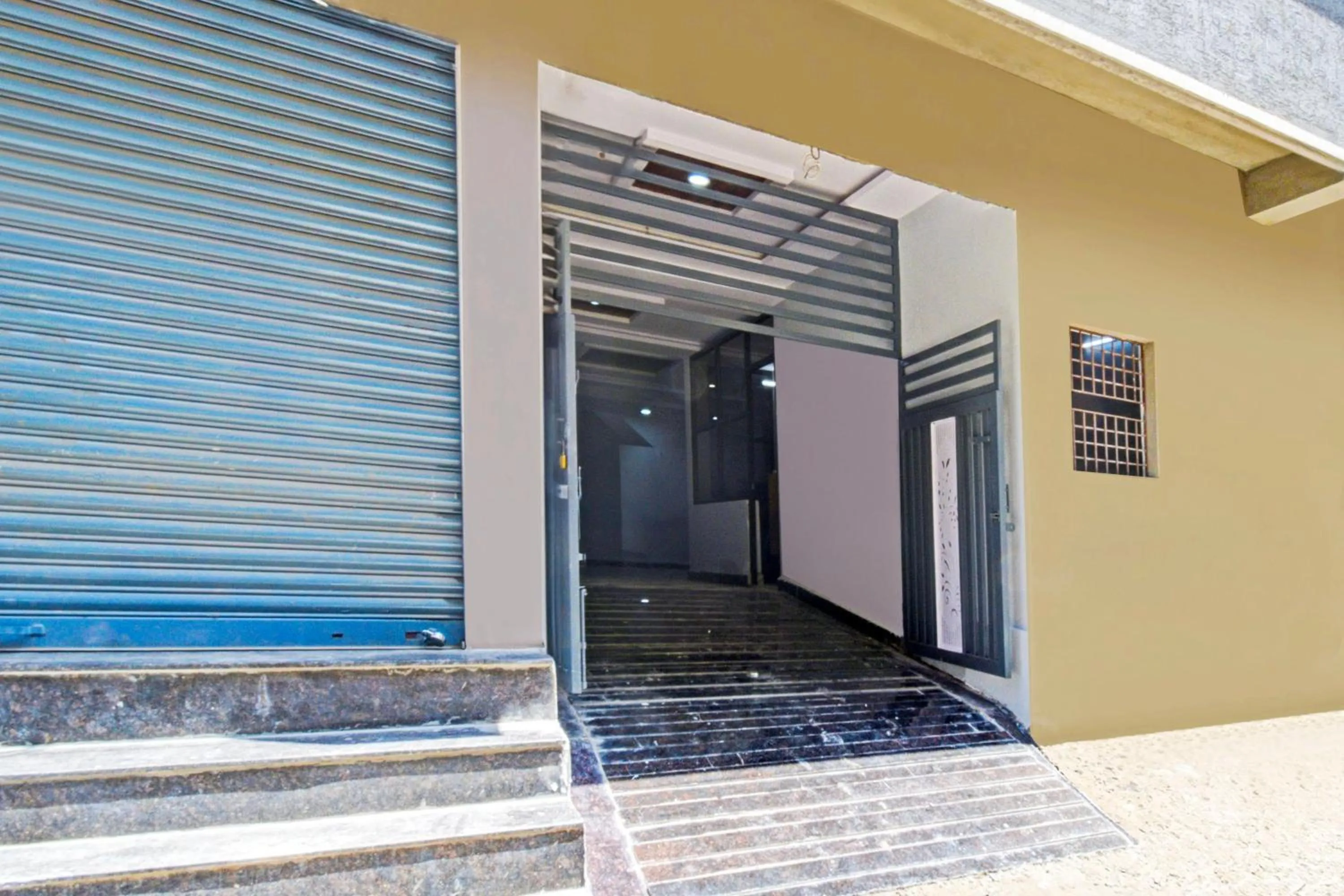 Facade/entrance in Hotel O RBS Square Inn Uppal