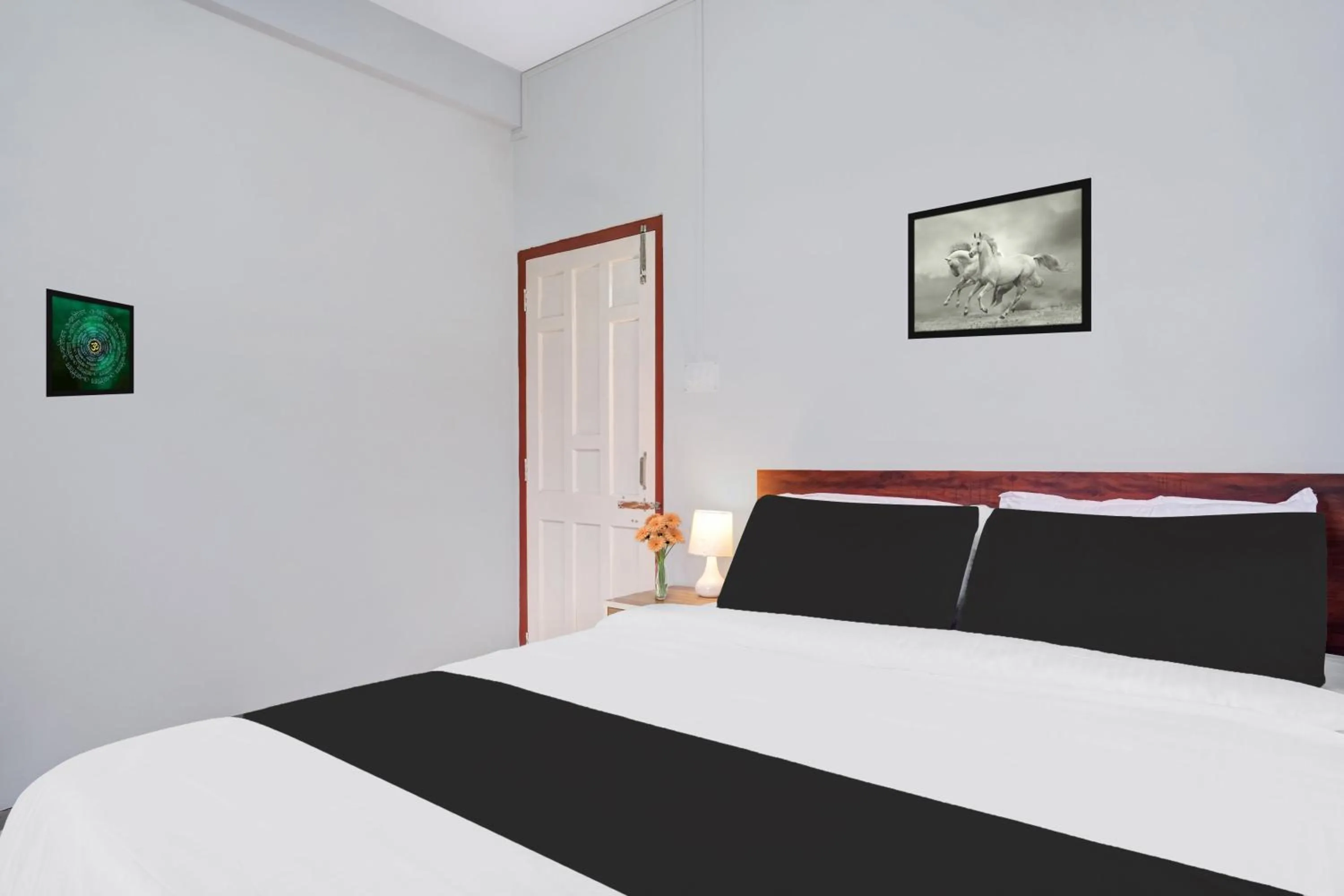 Bedroom, Bed in Super Hotel O Lapalang Shillong