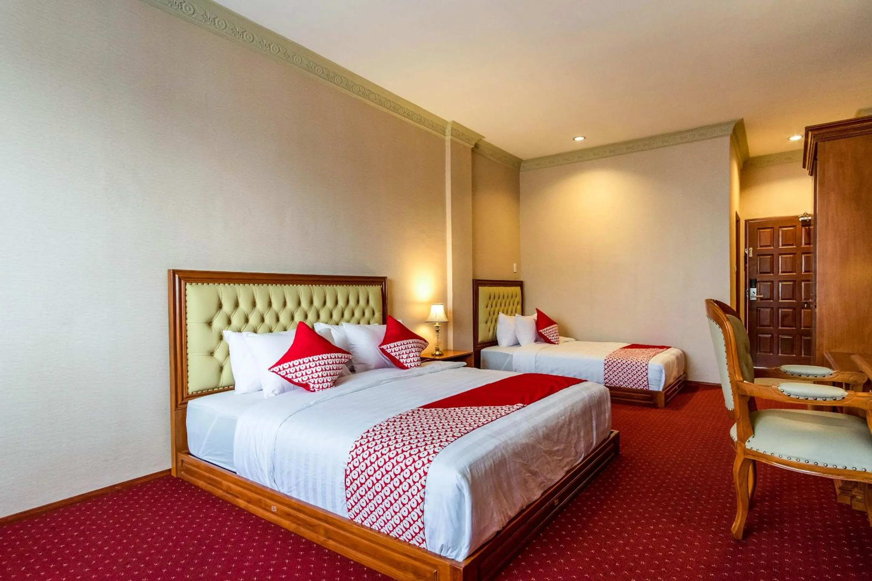 Bedroom, Bed in Capital O 293 Mutiara Hijau Suites Syariah