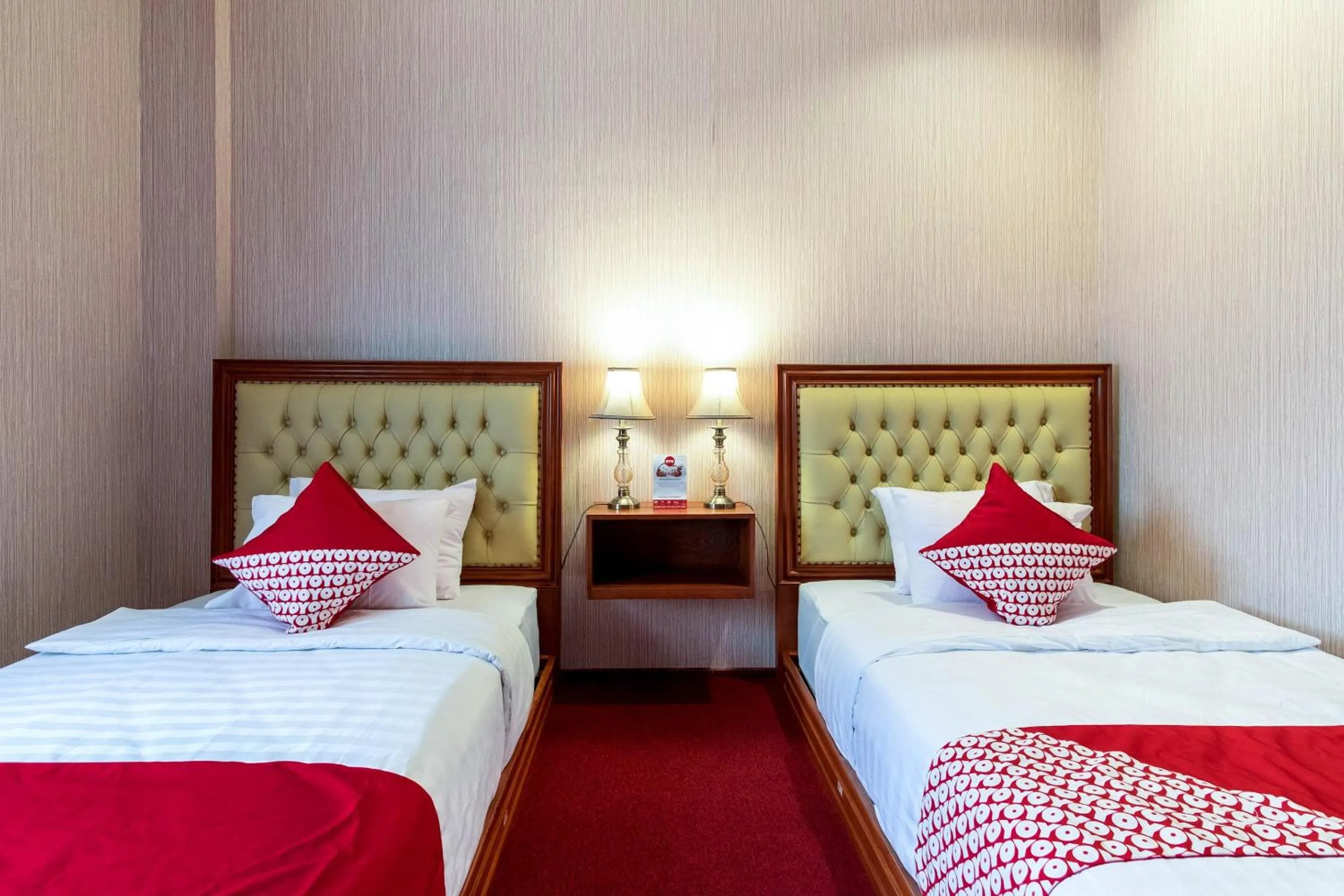 Bedroom, Bed in Capital O 293 Mutiara Hijau Suites Syariah