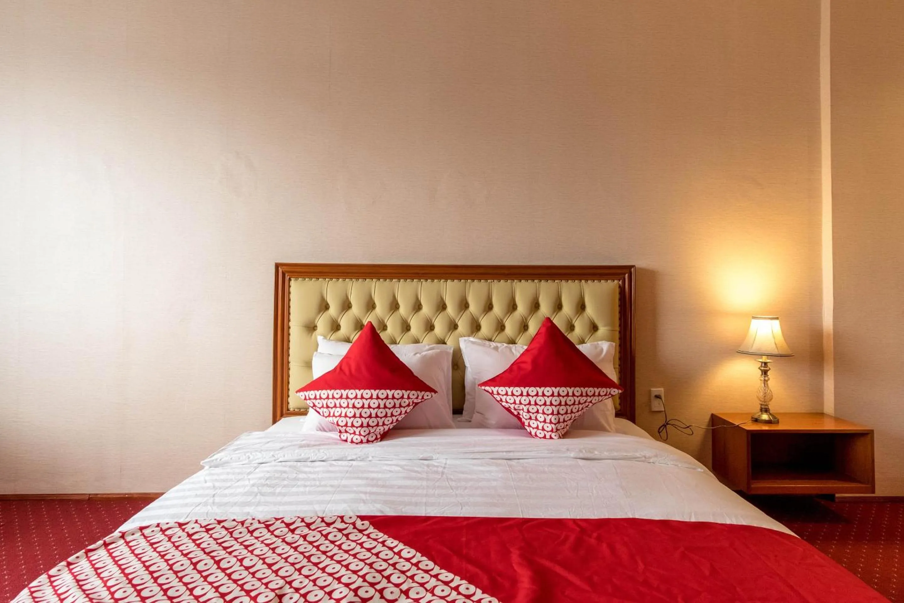 Bedroom, Bed in Capital O 293 Mutiara Hijau Suites Syariah