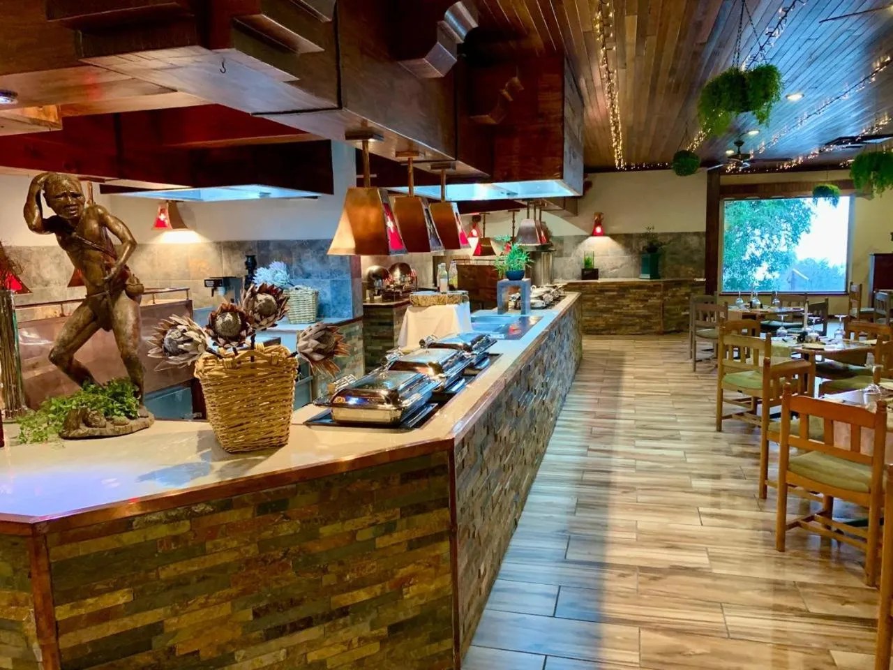 Restaurant/places to eat in Little Switzerland Resort by Dream Resorts