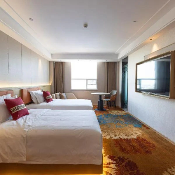 TV and multimedia, Bed in Ramada Plaza by Wyndham Ezhou Binjiang