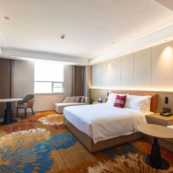 Bed in Ramada Plaza by Wyndham Ezhou Binjiang