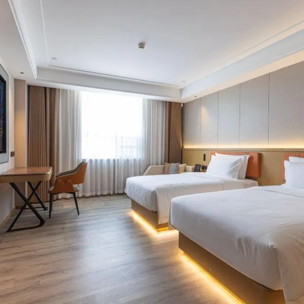 Bed in Ramada Plaza by Wyndham Ezhou Binjiang