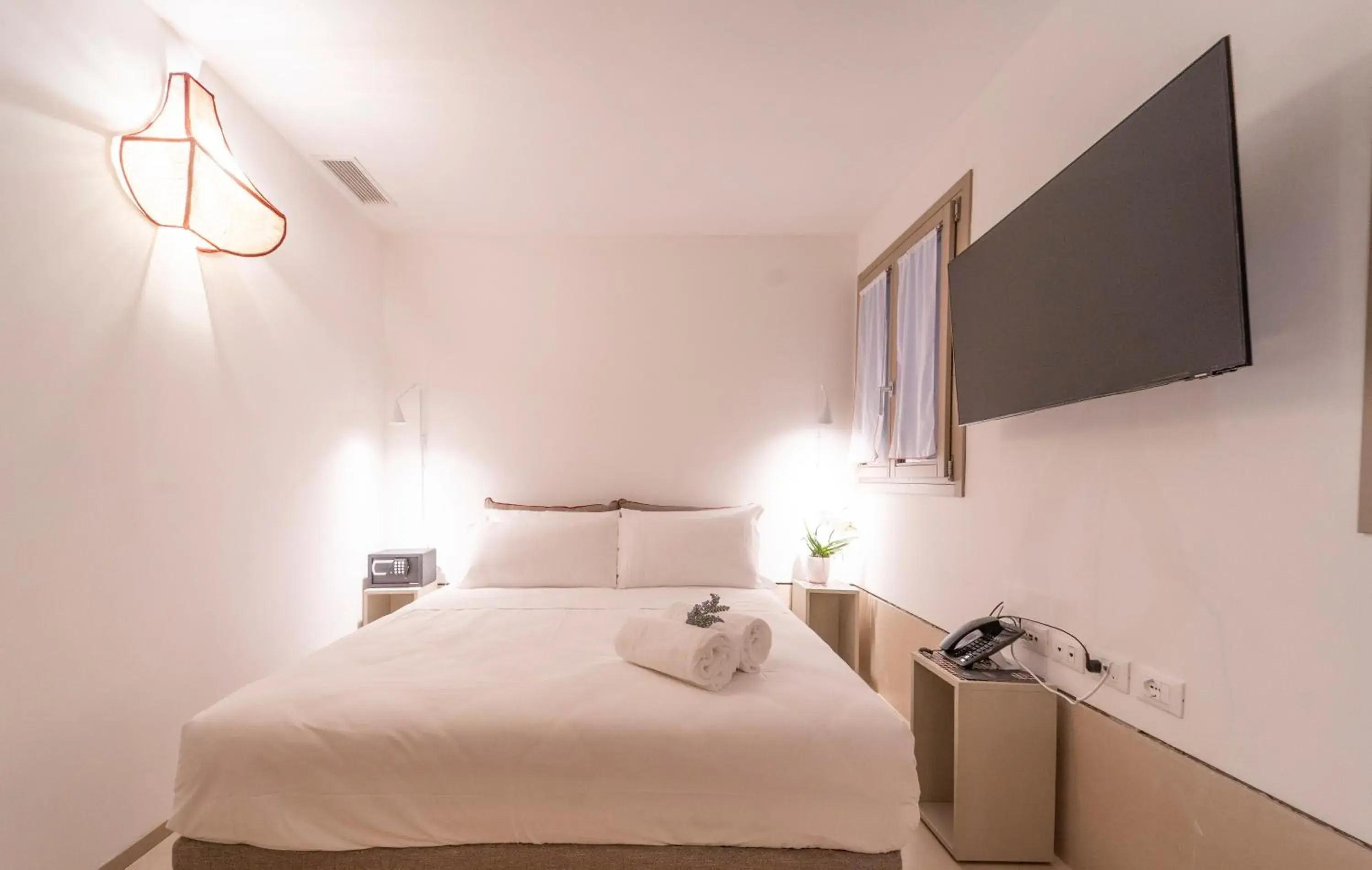 Small Double or Twin Room in Ca' La Stampa Small Double or Twin Room in Ca' La Stampa