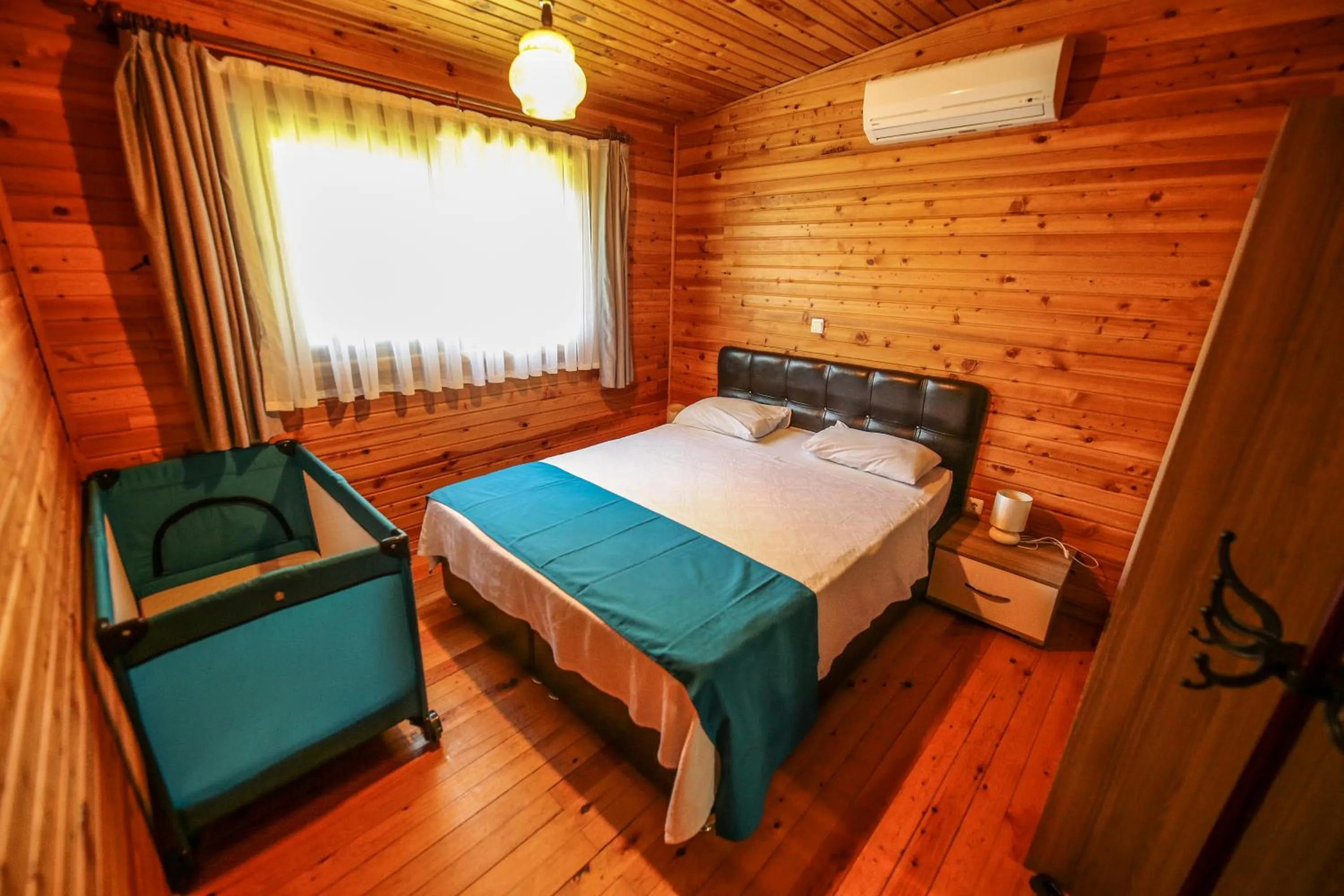 Bedroom, Bed in Villa Zeytin