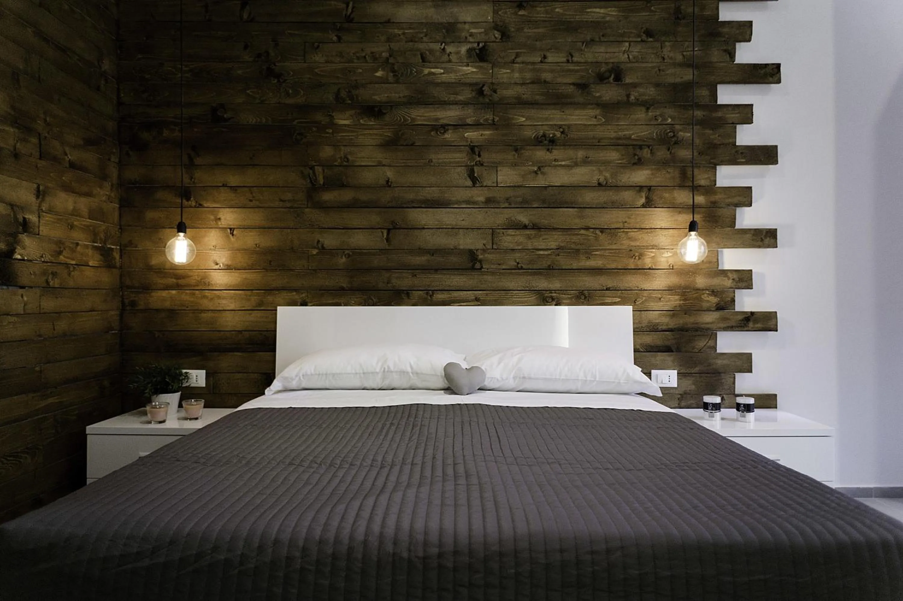 Decorative detail, Bed in B&B Girovagando