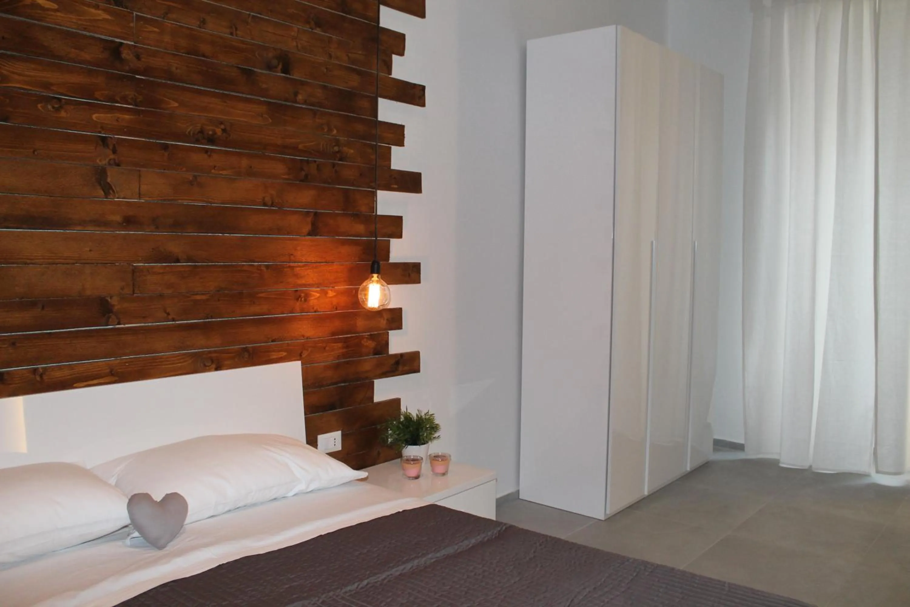 Decorative detail, Bed in B&B Girovagando