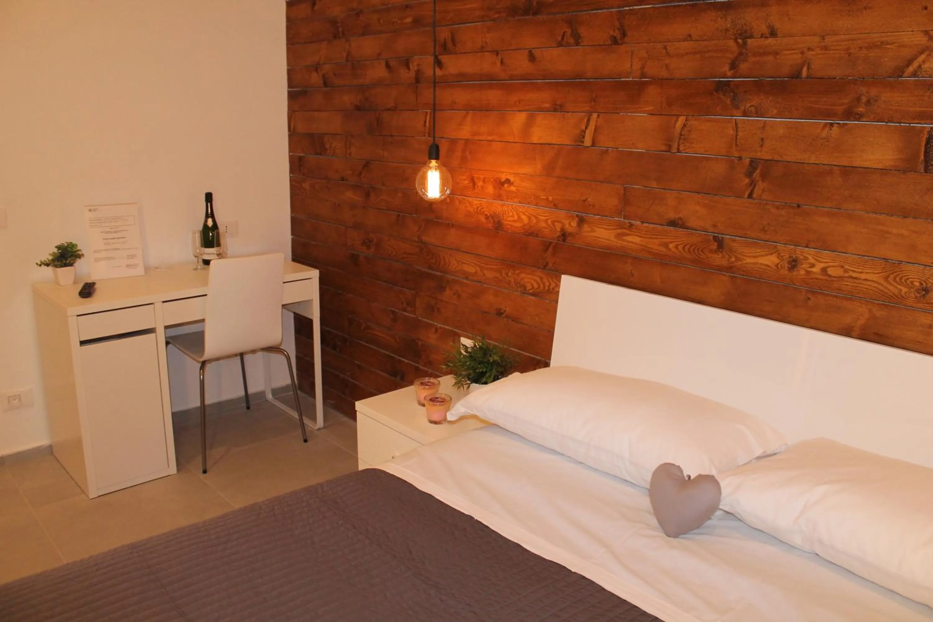 Decorative detail, Bed in B&B Girovagando