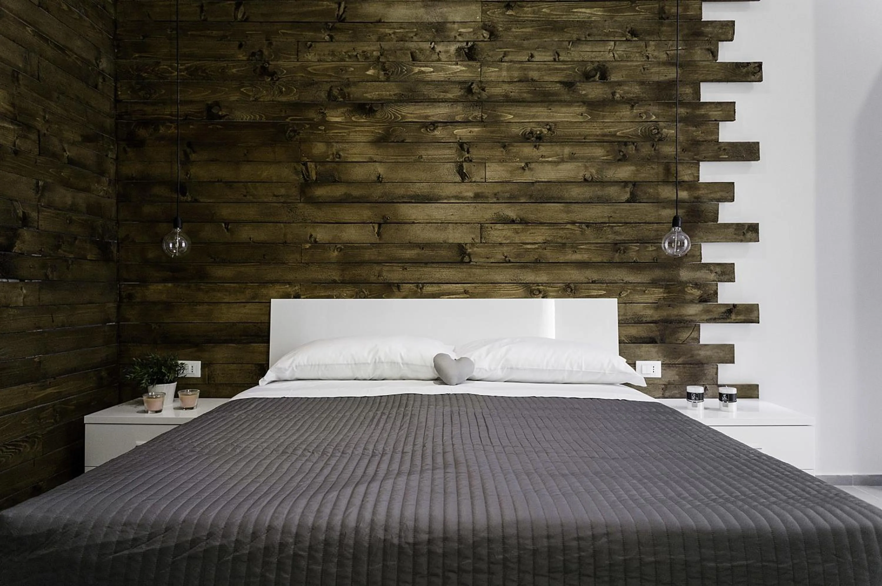 Decorative detail, Bed in B&B Girovagando