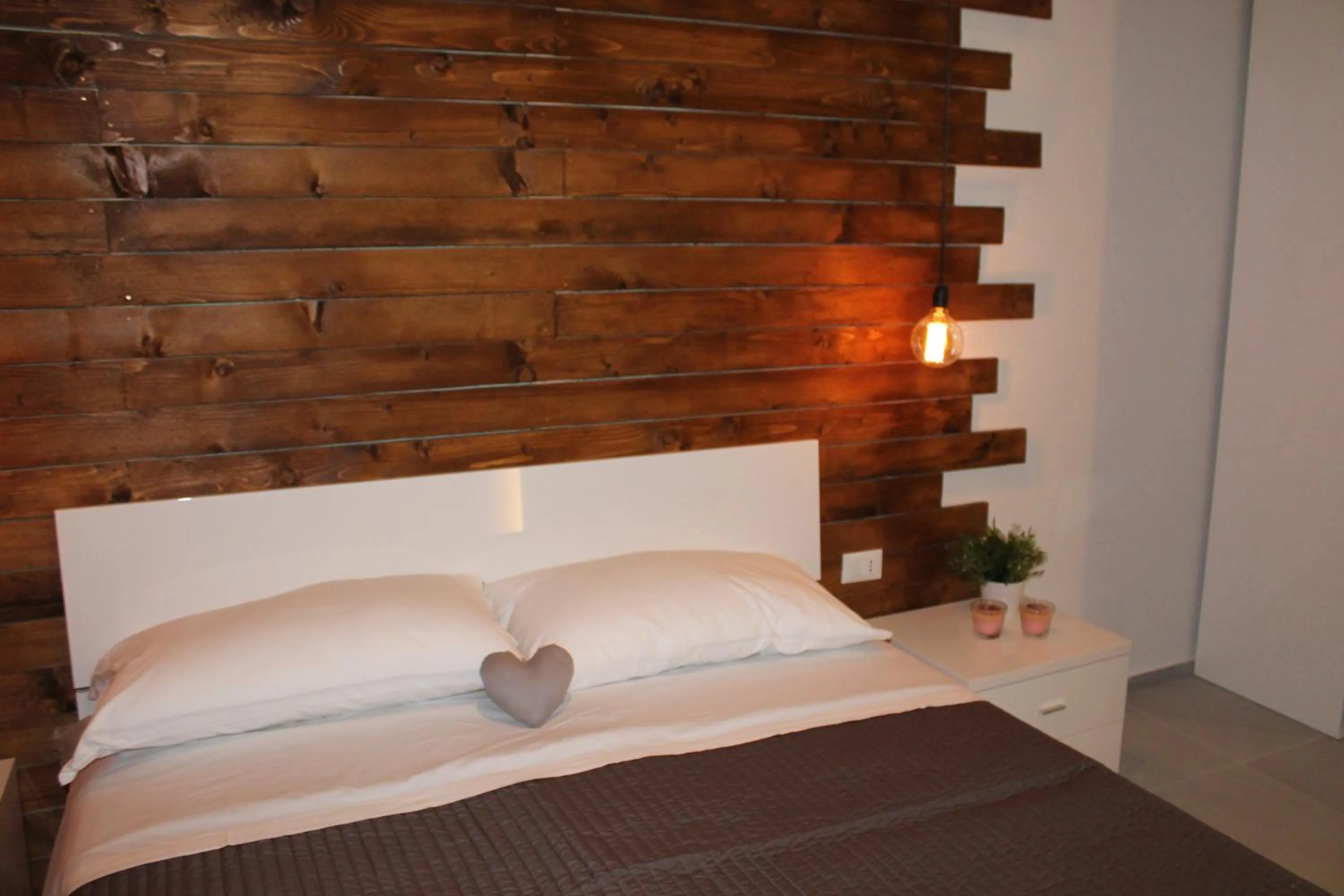 Decorative detail, Bed in B&B Girovagando