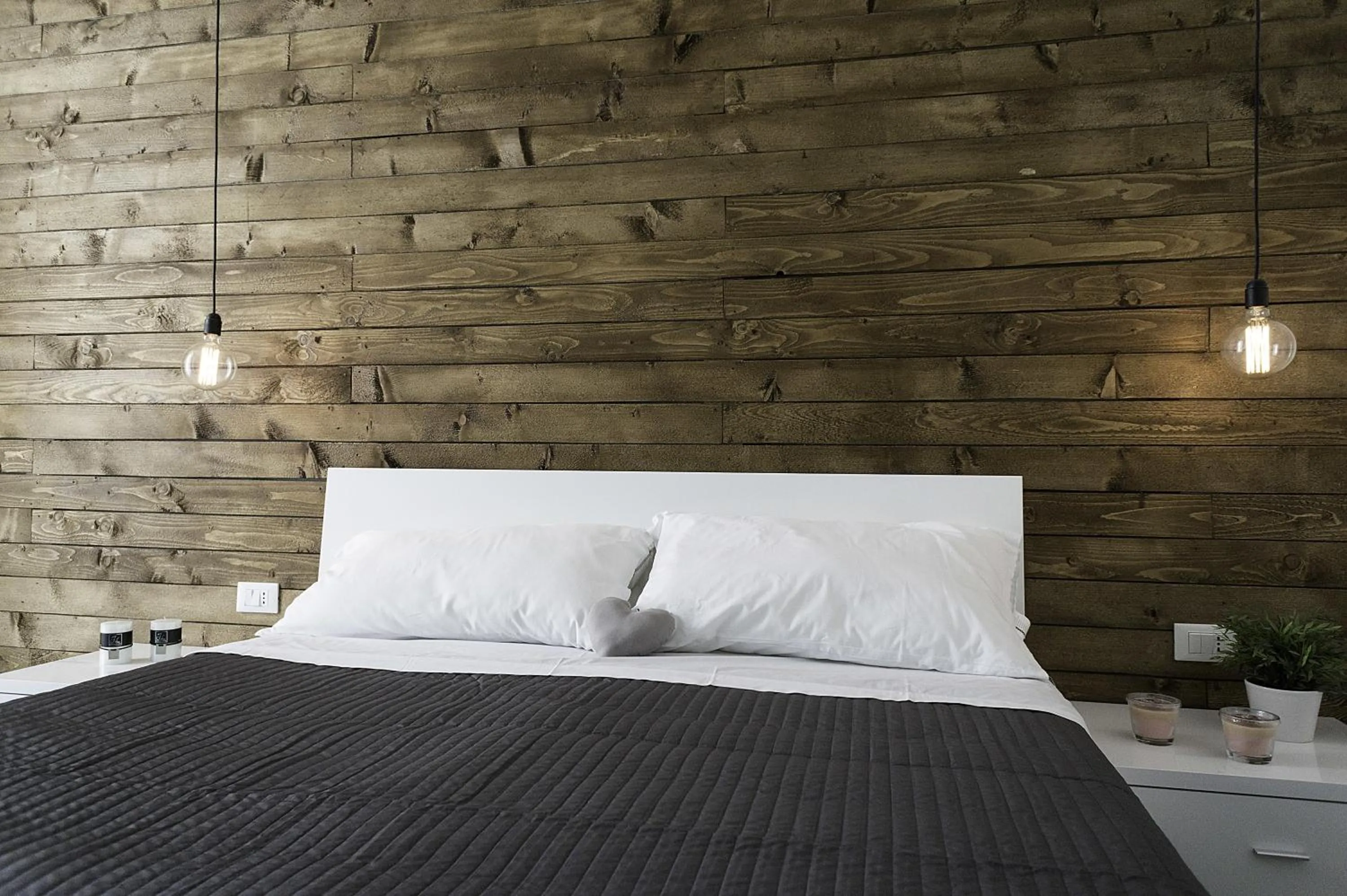 Decorative detail, Bed in B&B Girovagando