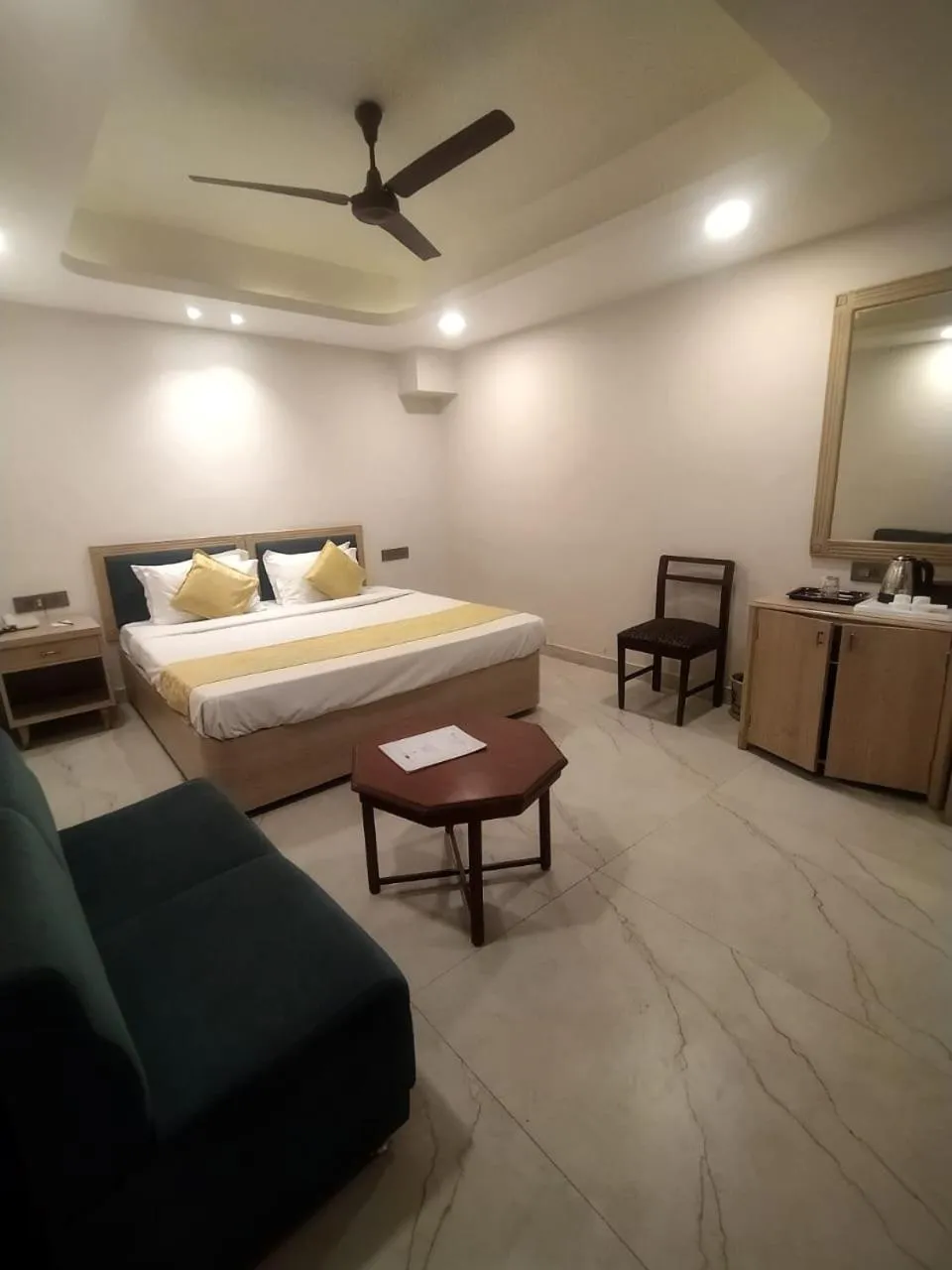 Bedroom, Bed in Hotel Amer Palace