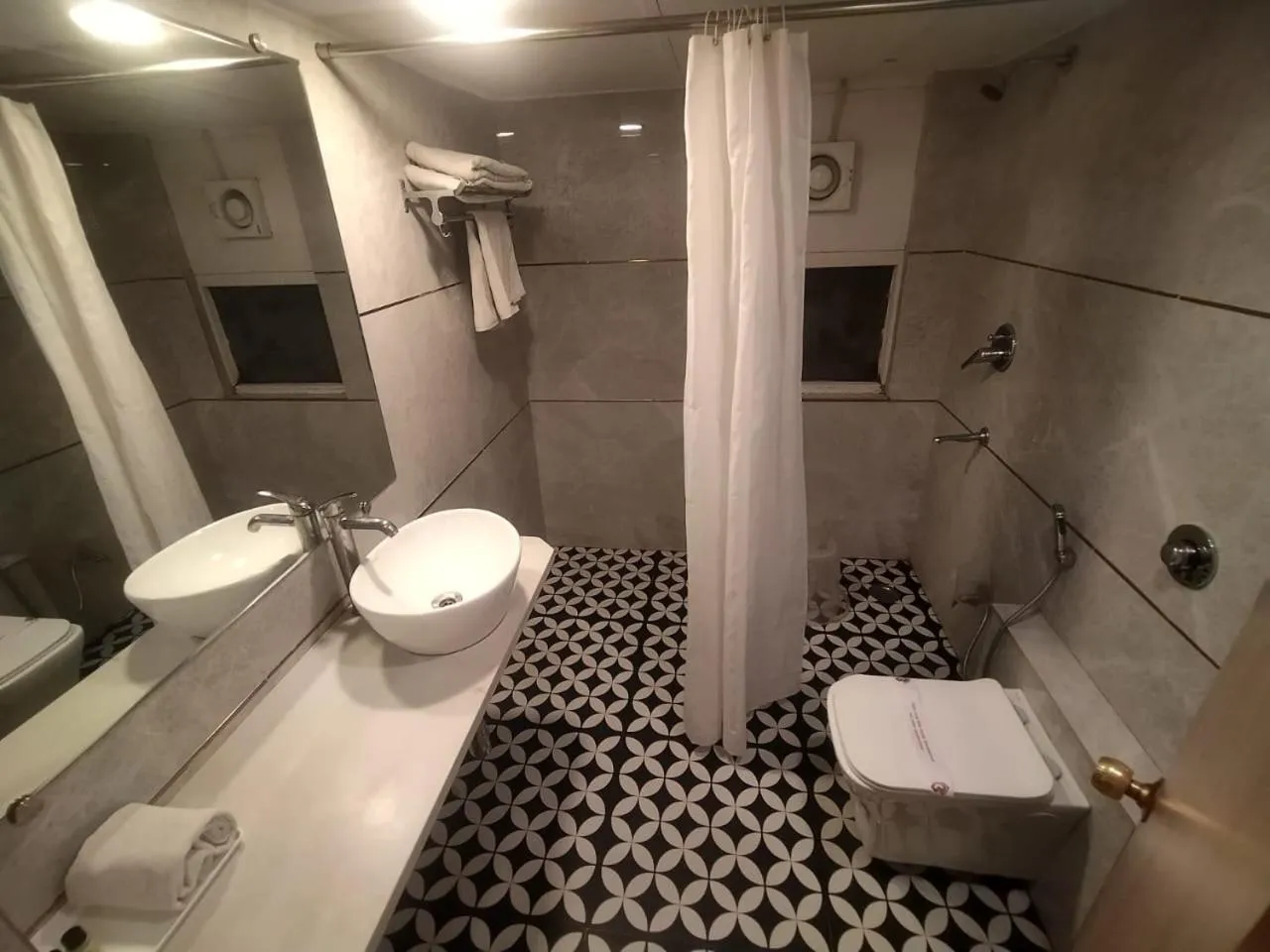 Bathroom in Hotel Amer Palace