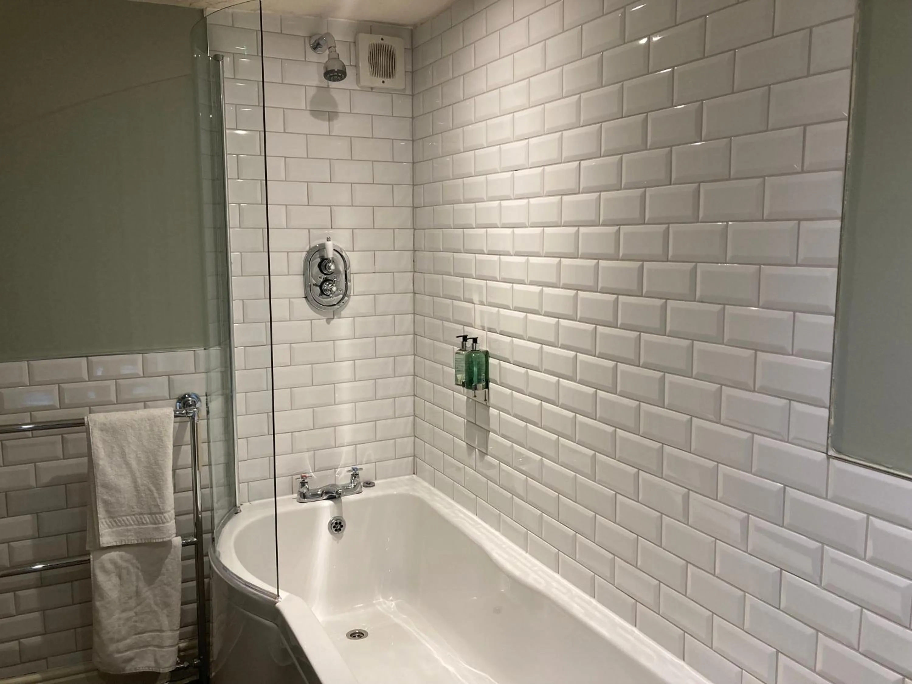 Bathroom in Snooty Fox