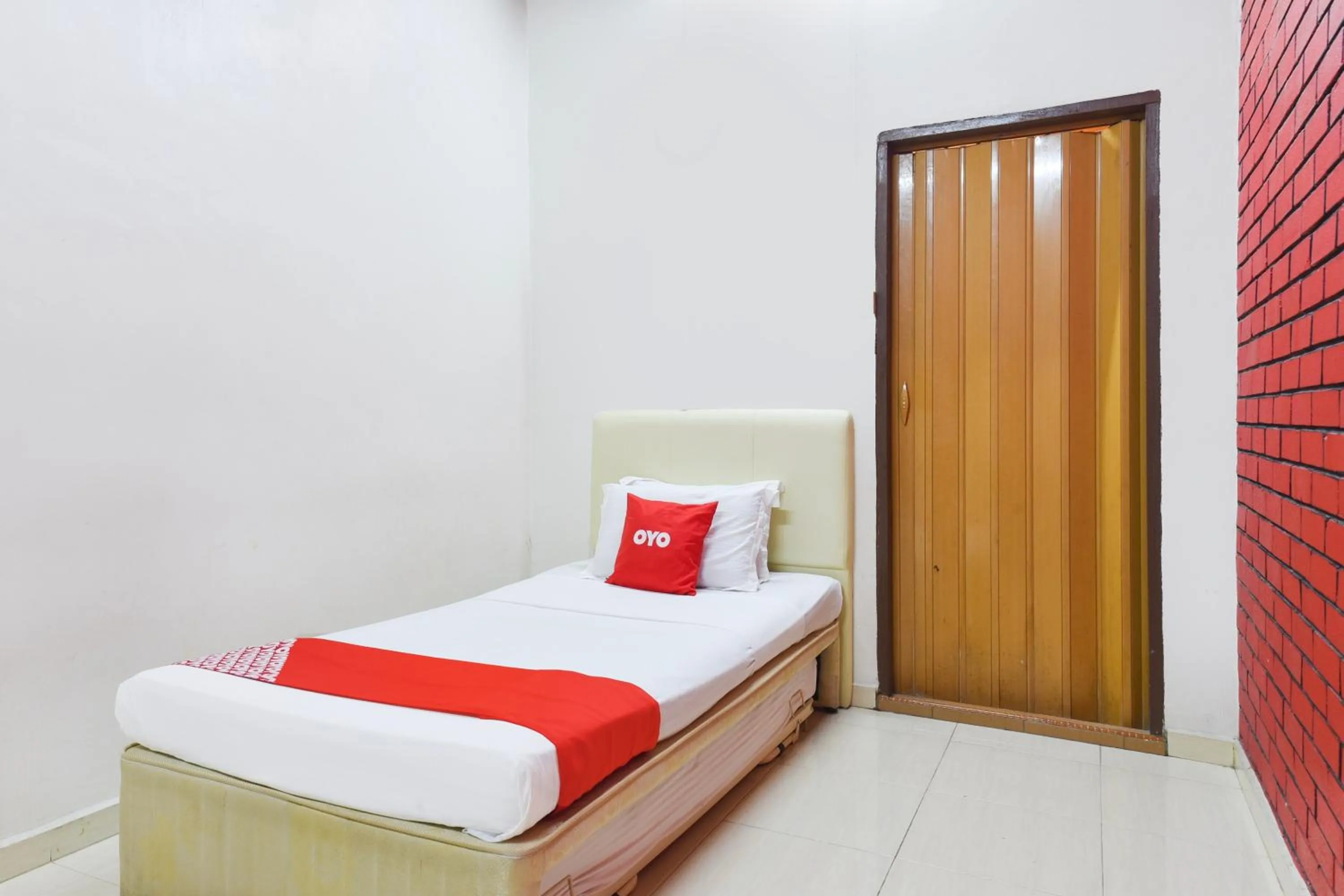 Bedroom in OYO 91052 Hotel Kenangan