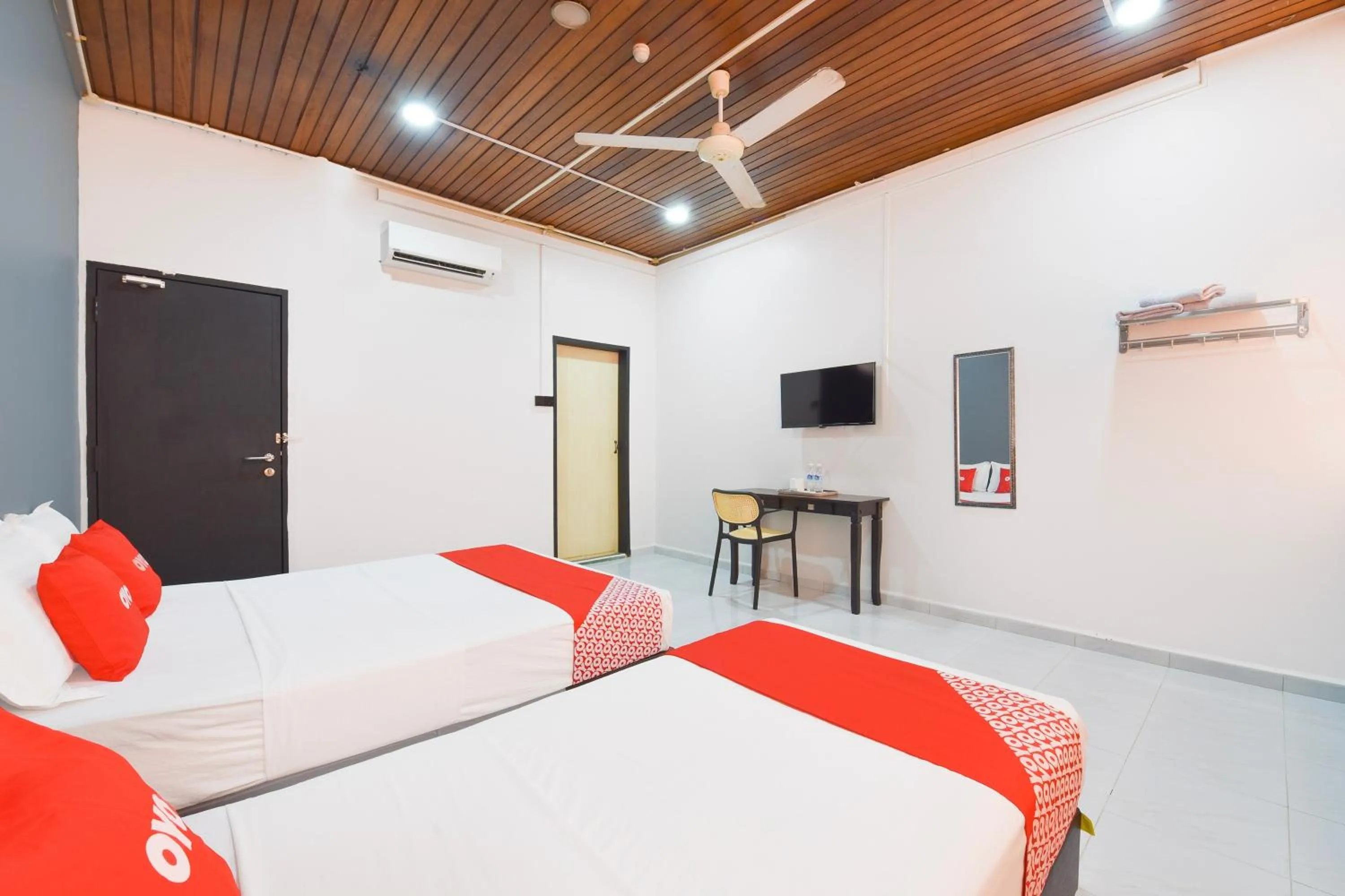 Bedroom in OYO 91052 Hotel Kenangan