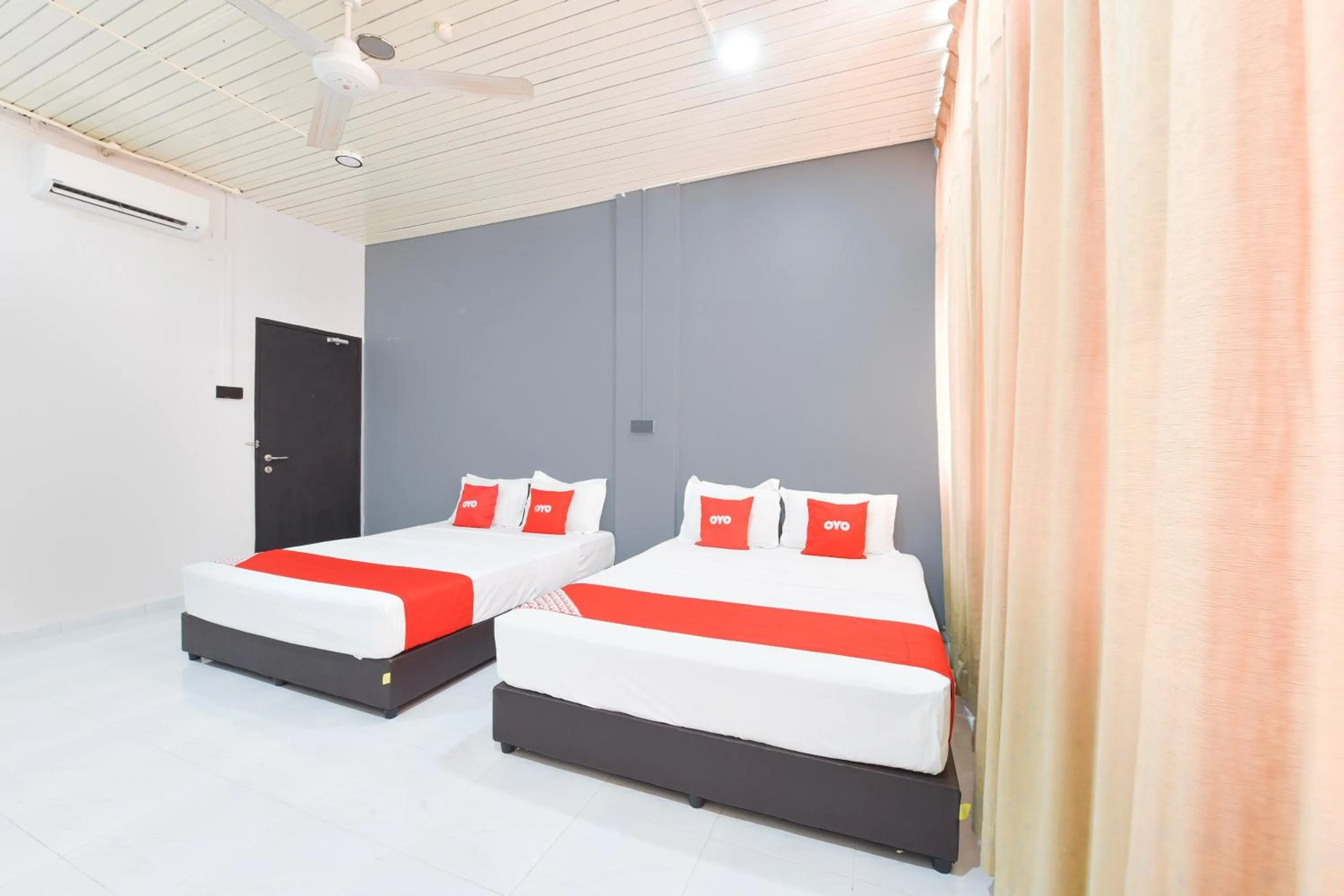 Bedroom in OYO 91052 Hotel Kenangan