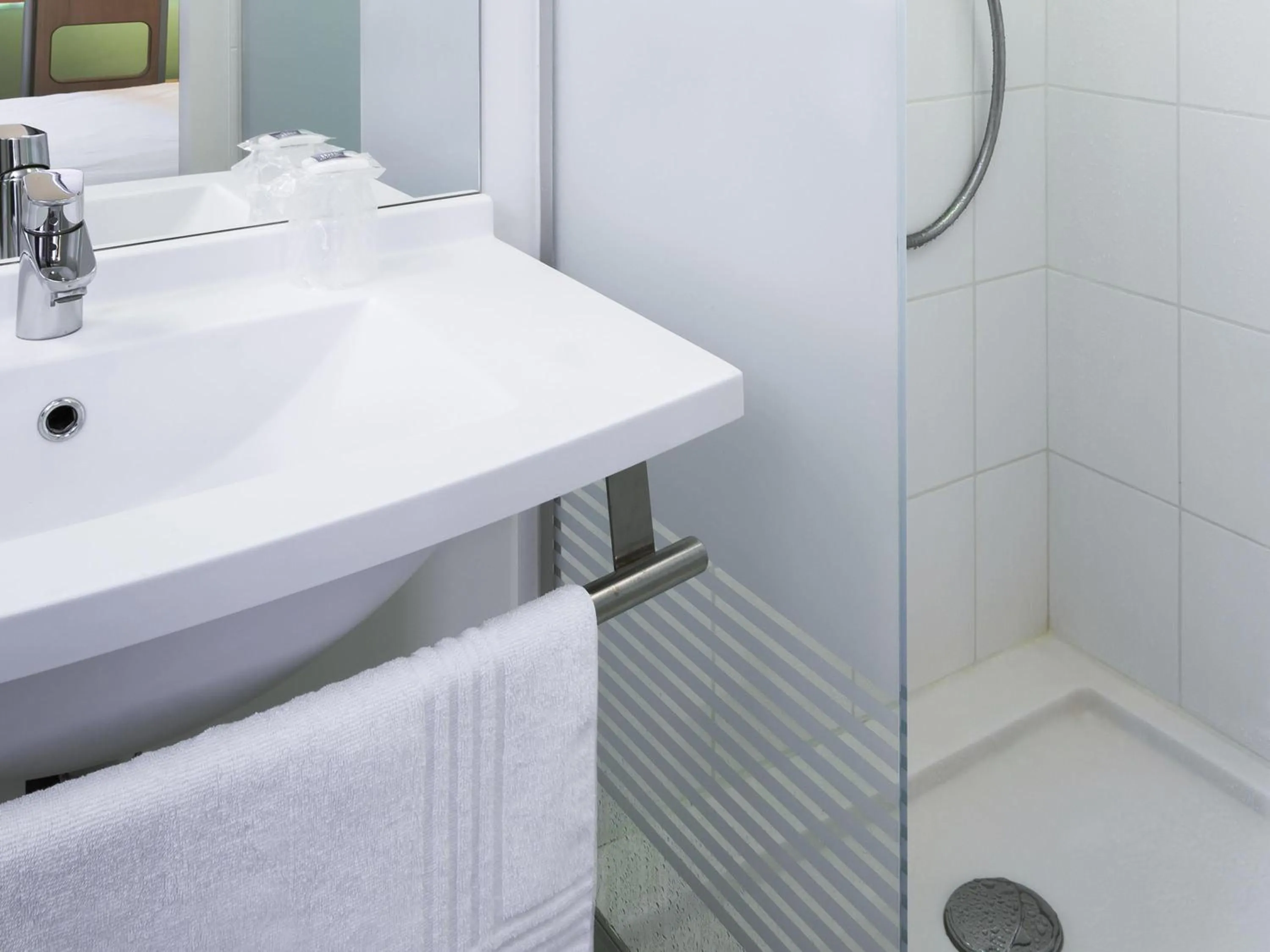 Bedroom in Ibis Budget Valence Sud