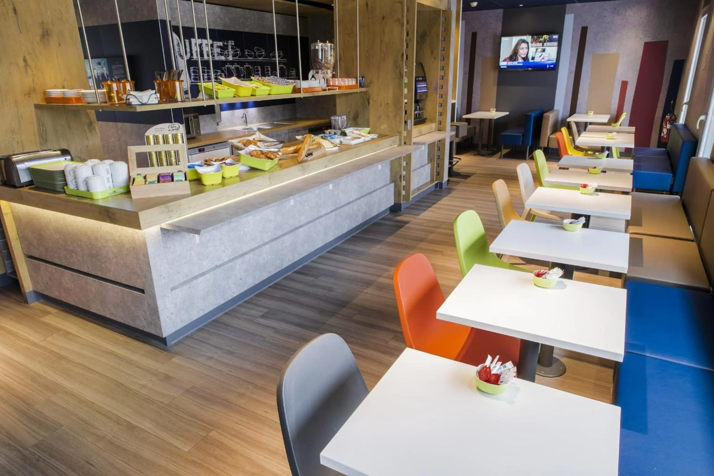 Restaurant/places to eat in Ibis Budget Valence Sud
