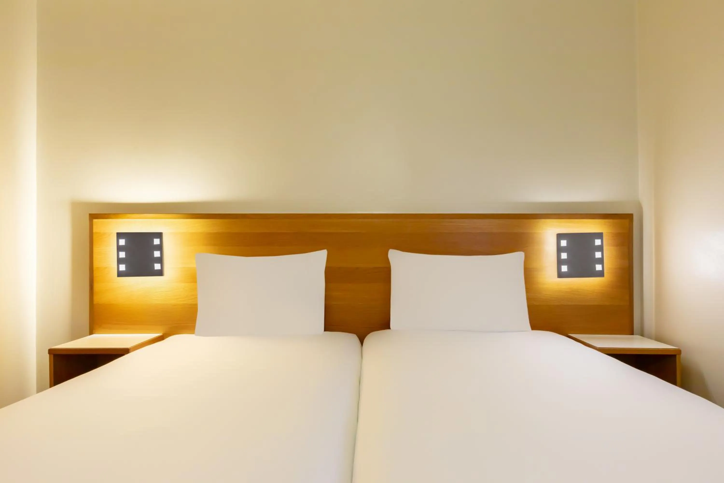 Bed in STG Hotel Oxford Street - formerly St Giles London Hotel