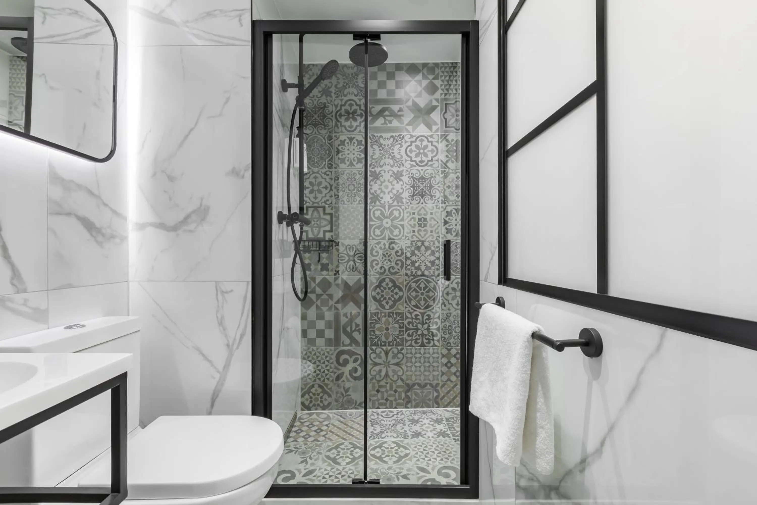 Shower in STG Hotel Oxford Street - formerly St Giles London Hotel