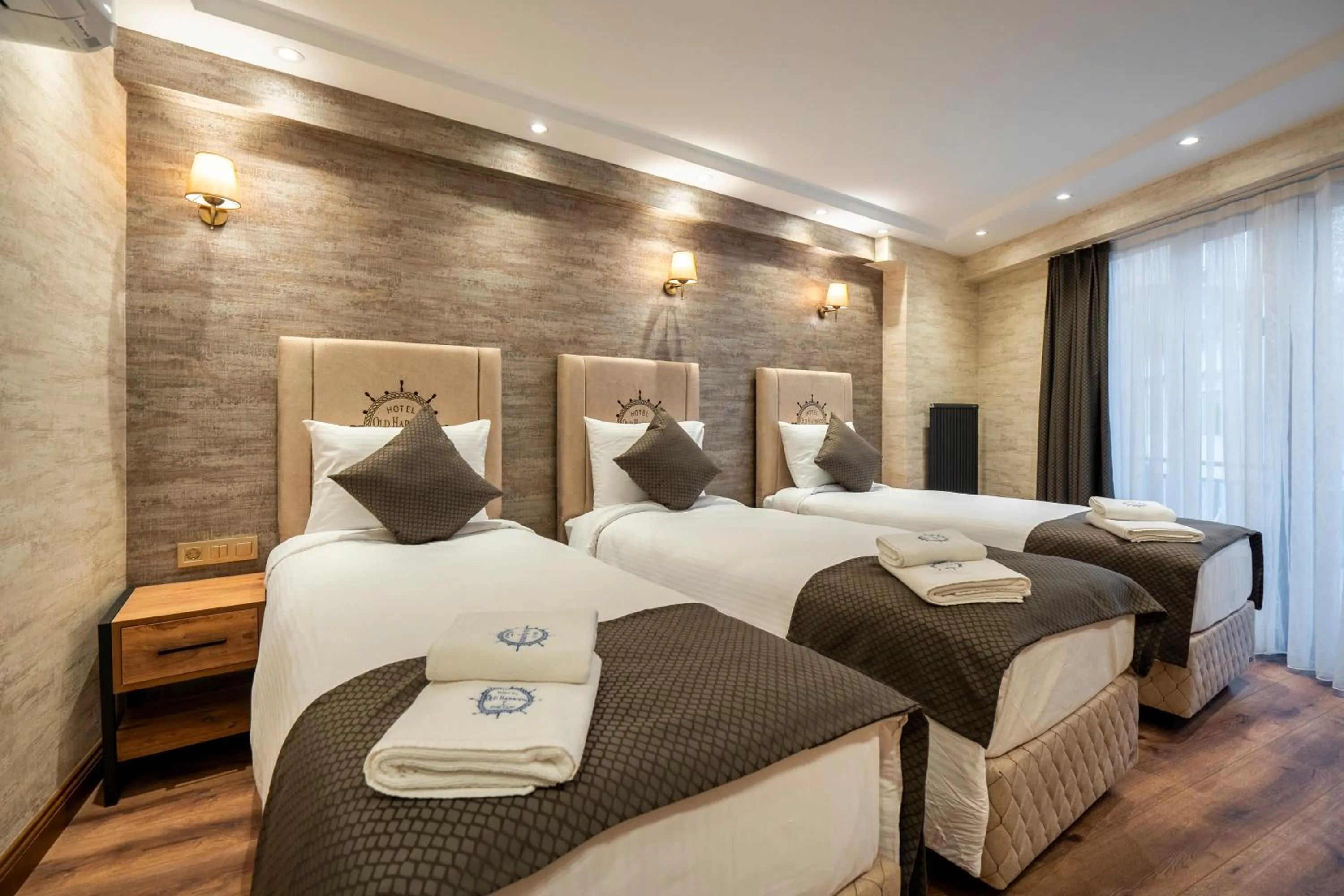 Bed in Old Harbour Hotel istanbul